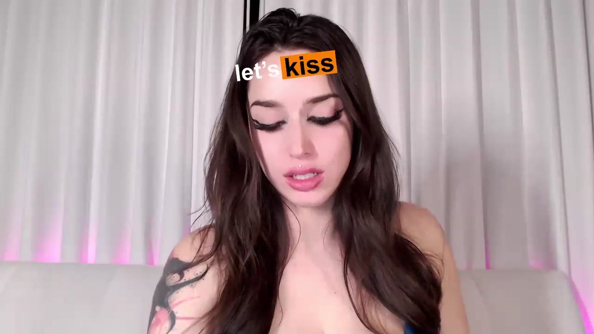 Gallery image thumbnail from AryaBella's myfreecams stream on, 12/15/2022, 10:16 image 4 of 20
