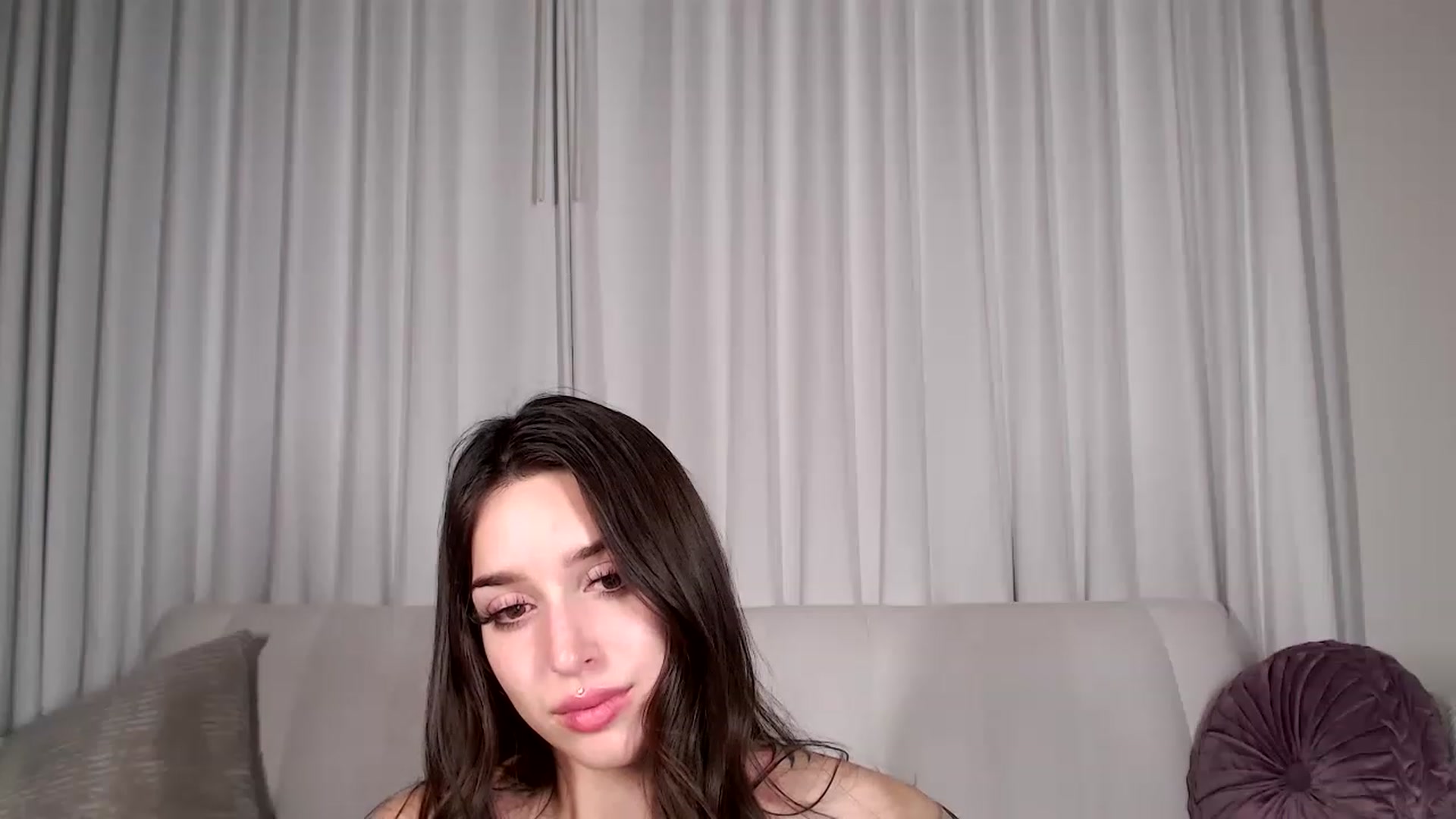 Gallery image thumbnail from AryaBella's myfreecams stream on, 12/20/2022, 04:10 image 12 of 20