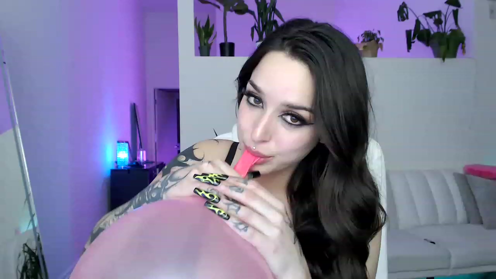 Gallery image thumbnail from AryaBella's myfreecams stream on, 03/05/2023, 08:58 image 5 of 20