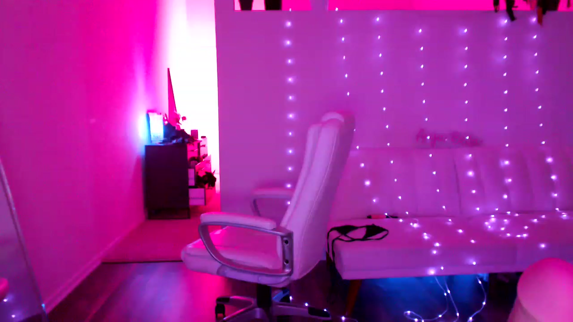 Gallery image thumbnail from AryaBella's myfreecams stream on, 04/07/2023, 09:01 image 20 of 20