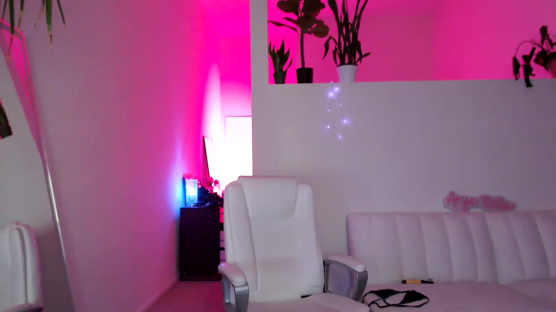 Gallery image thumbnail from AryaBella's myfreecams stream on, 04/07/2023, 09:01 image 11 of 20