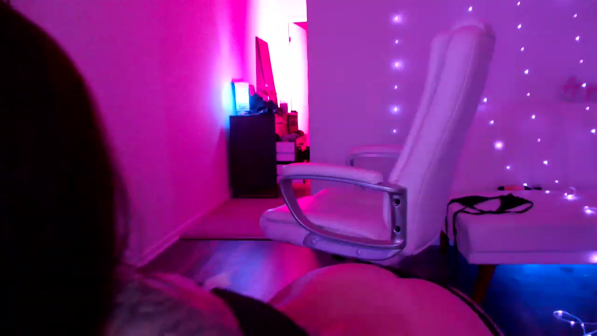 Gallery image thumbnail from AryaBella's myfreecams stream on, 04/07/2023, 09:01 image 19 of 20