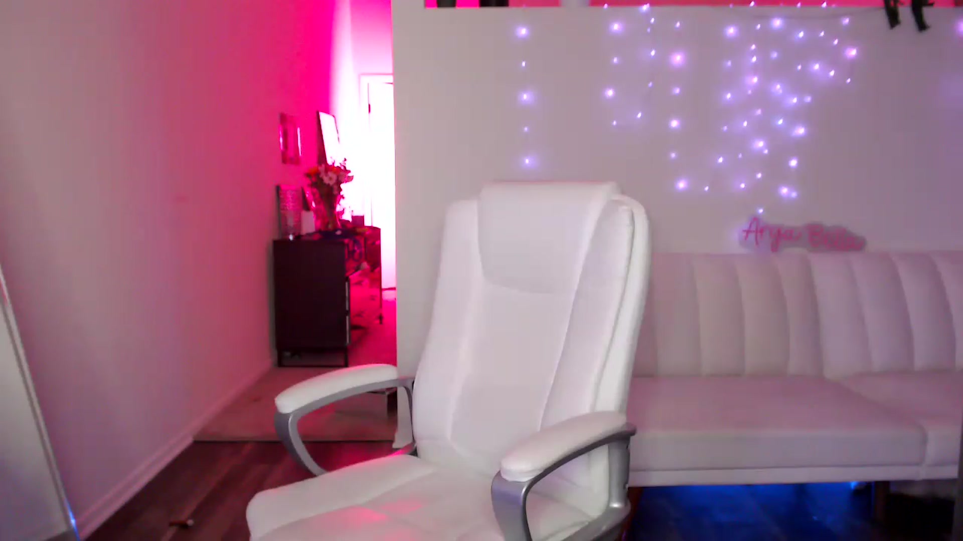 Gallery image thumbnail from AryaBella's myfreecams stream on, 04/12/2023, 08:06 image 13 of 20