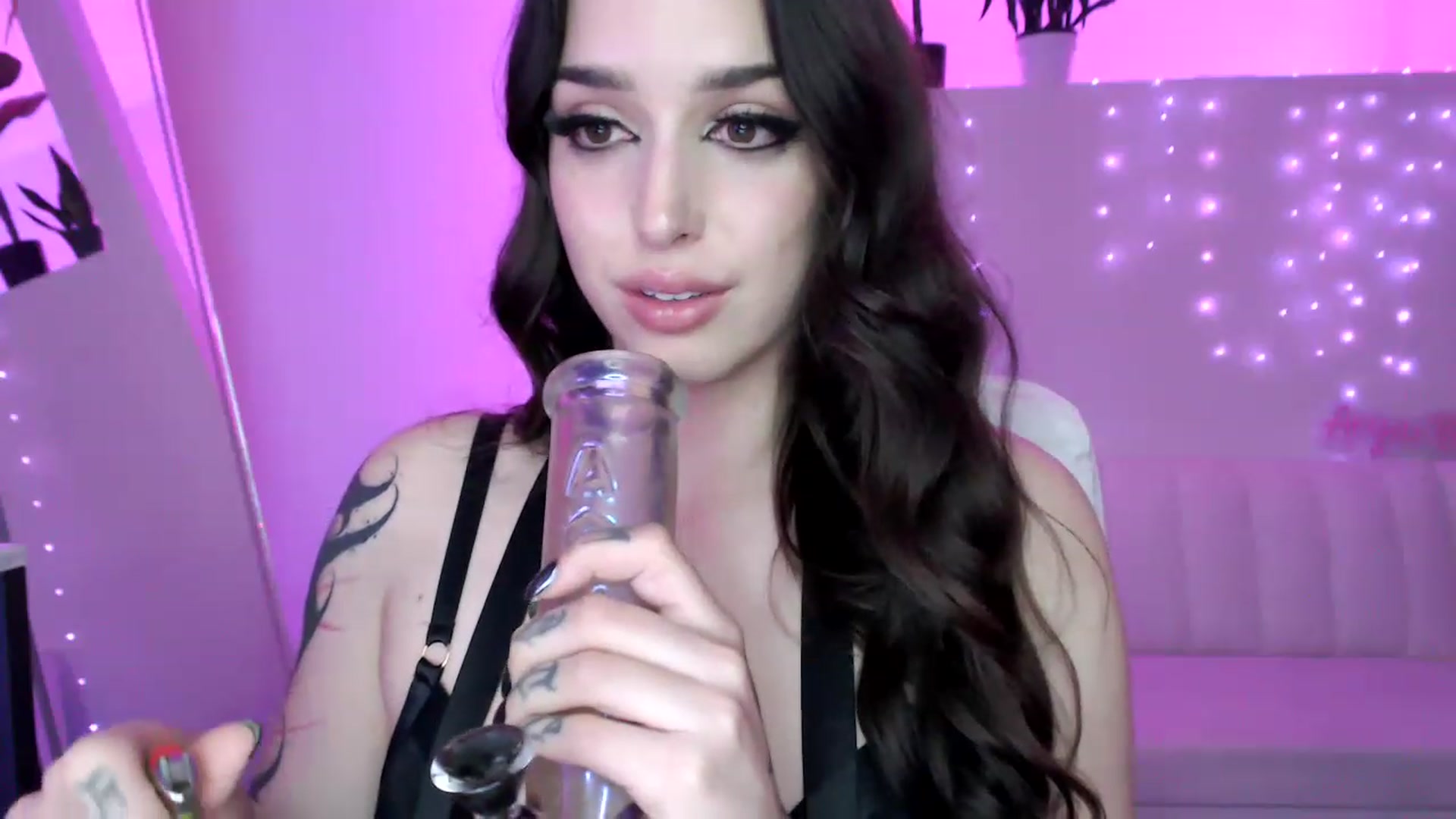 Gallery image thumbnail from AryaBella's myfreecams stream on, 04/16/2023, 05:45 image 6 of 20