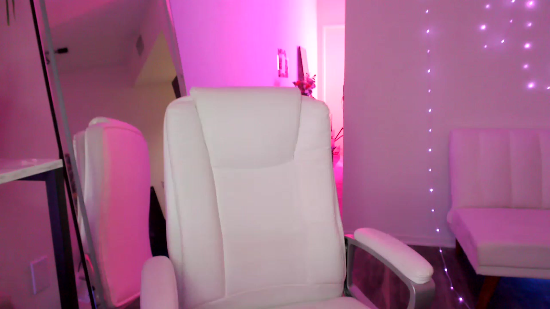 Gallery image thumbnail from AryaBella's myfreecams stream on, 04/16/2023, 07:08 image 10 of 20