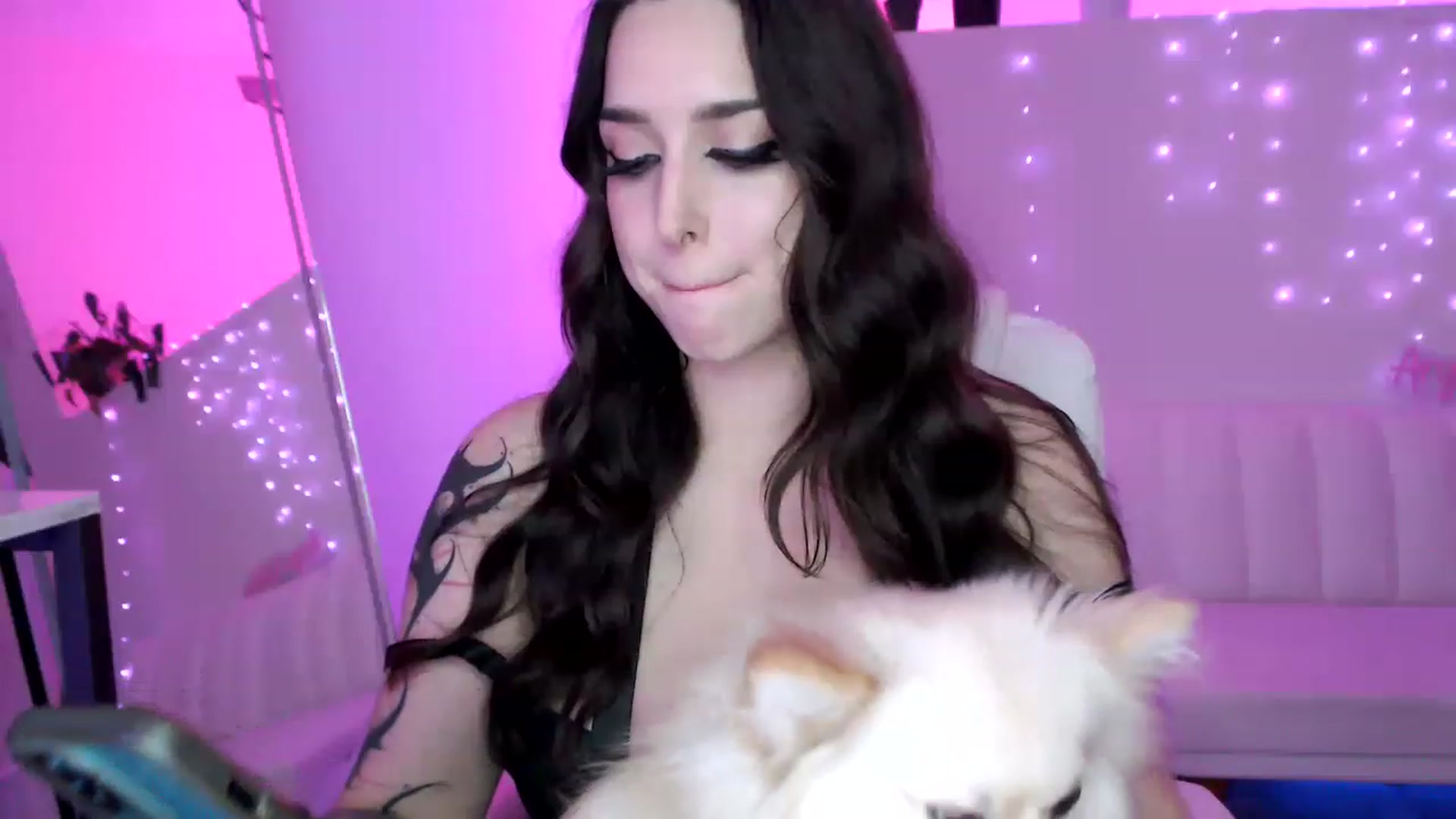 Gallery image thumbnail from AryaBella's myfreecams stream on, 04/16/2023, 07:08 image 20 of 20