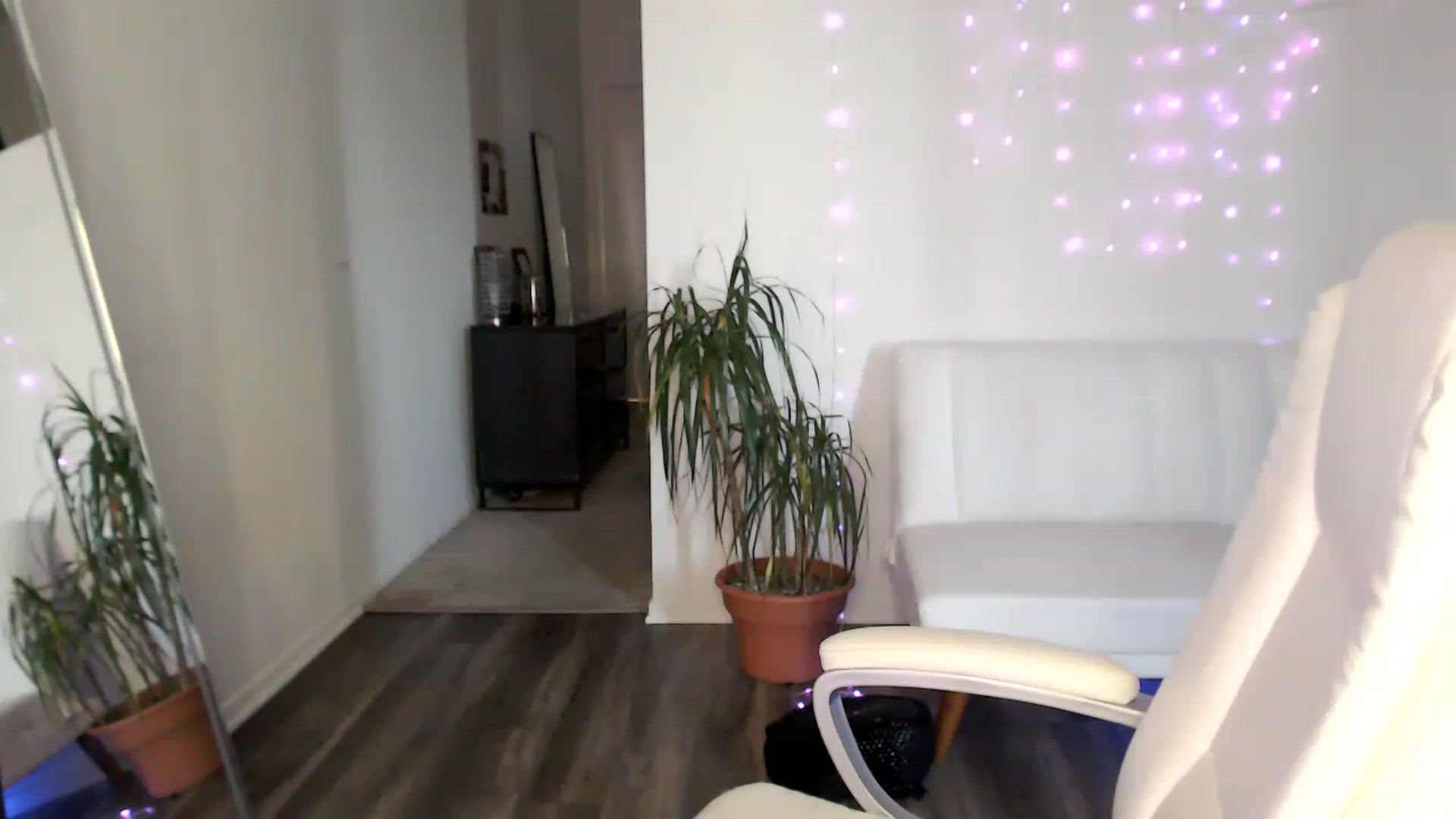 Gallery image thumbnail from AryaBella's myfreecams stream on, 05/07/2023, 02:55 image 8 of 20