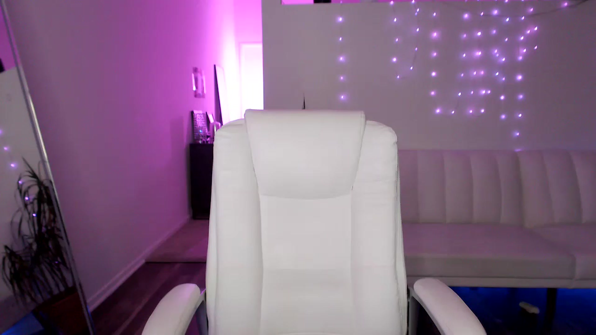 Gallery image thumbnail from AryaBella's myfreecams stream on, 05/09/2023, 08:33 image 12 of 20