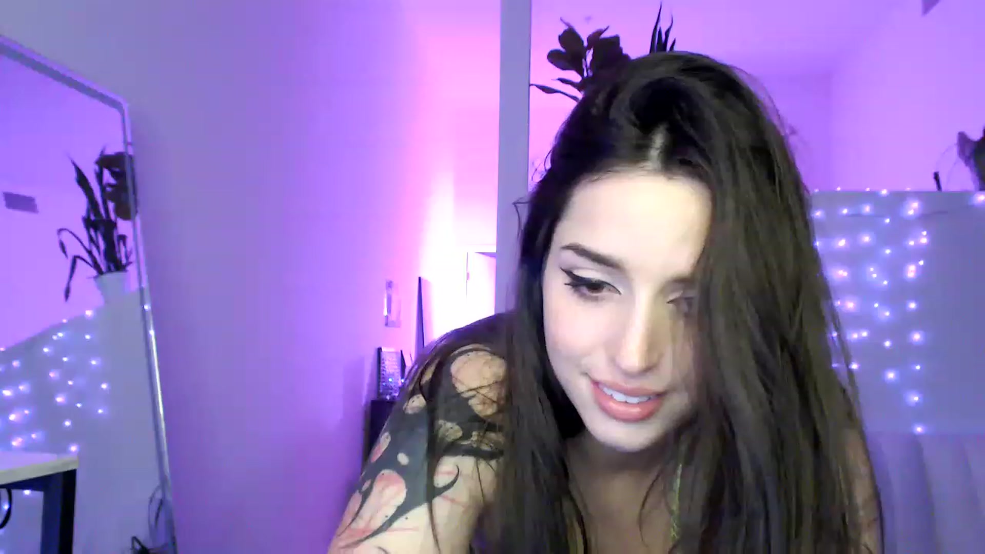 Gallery image thumbnail from AryaBella's myfreecams stream on, 05/10/2023, 06:06 image 19 of 20