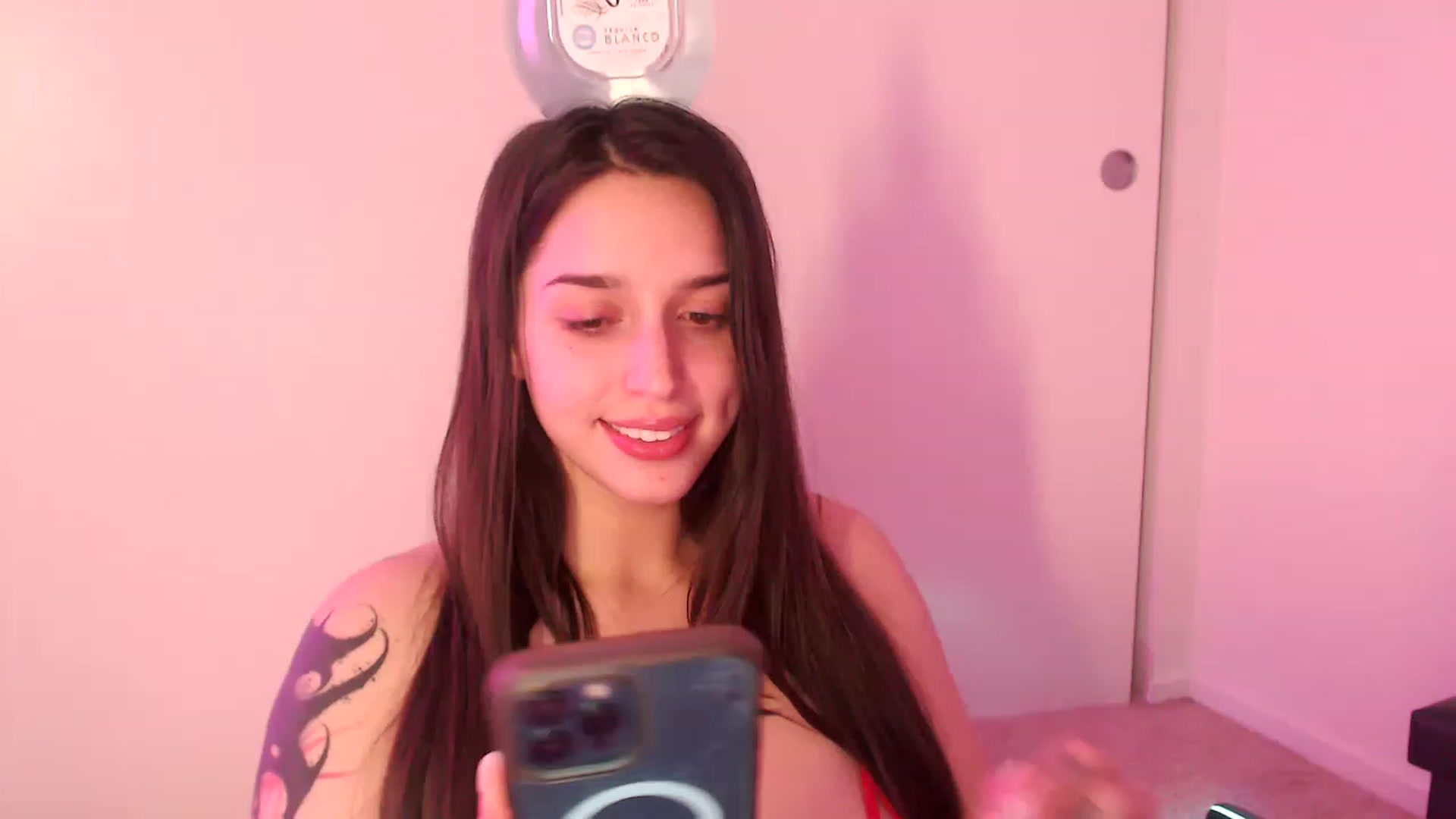 Gallery image thumbnail from AryaBella's myfreecams stream on, 05/17/2023, 05:41 image 16 of 20