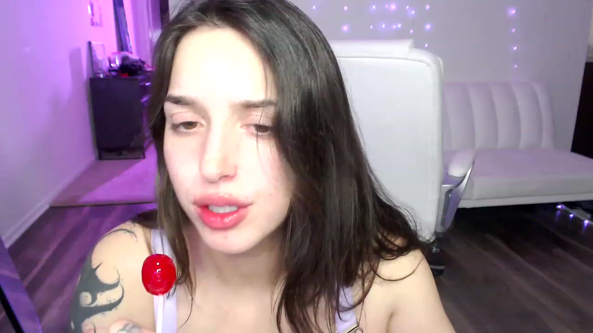 Gallery image thumbnail from AryaBella's myfreecams stream on, 05/19/2023, 11:58 image 10 of 20