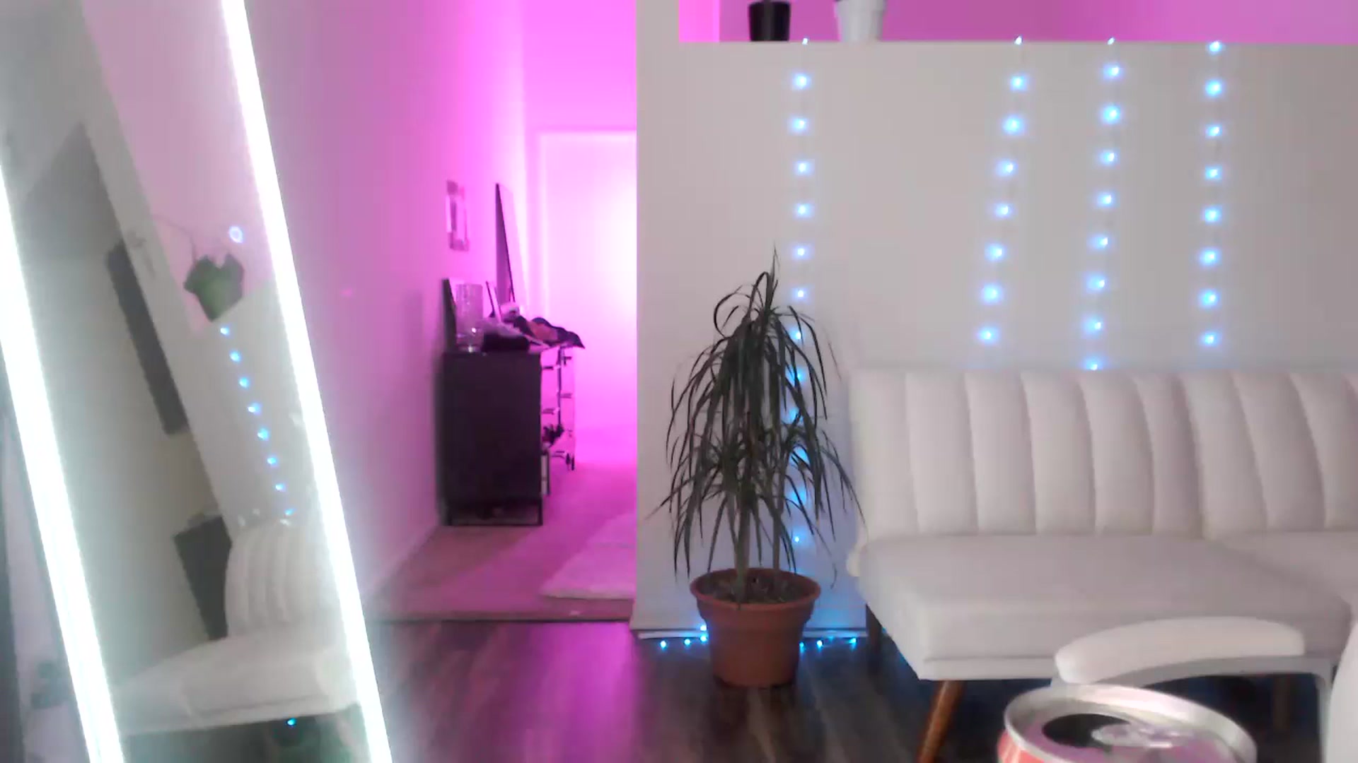 Gallery image thumbnail from AryaBella's myfreecams stream on, 07/01/2023, 06:02 image 13 of 20