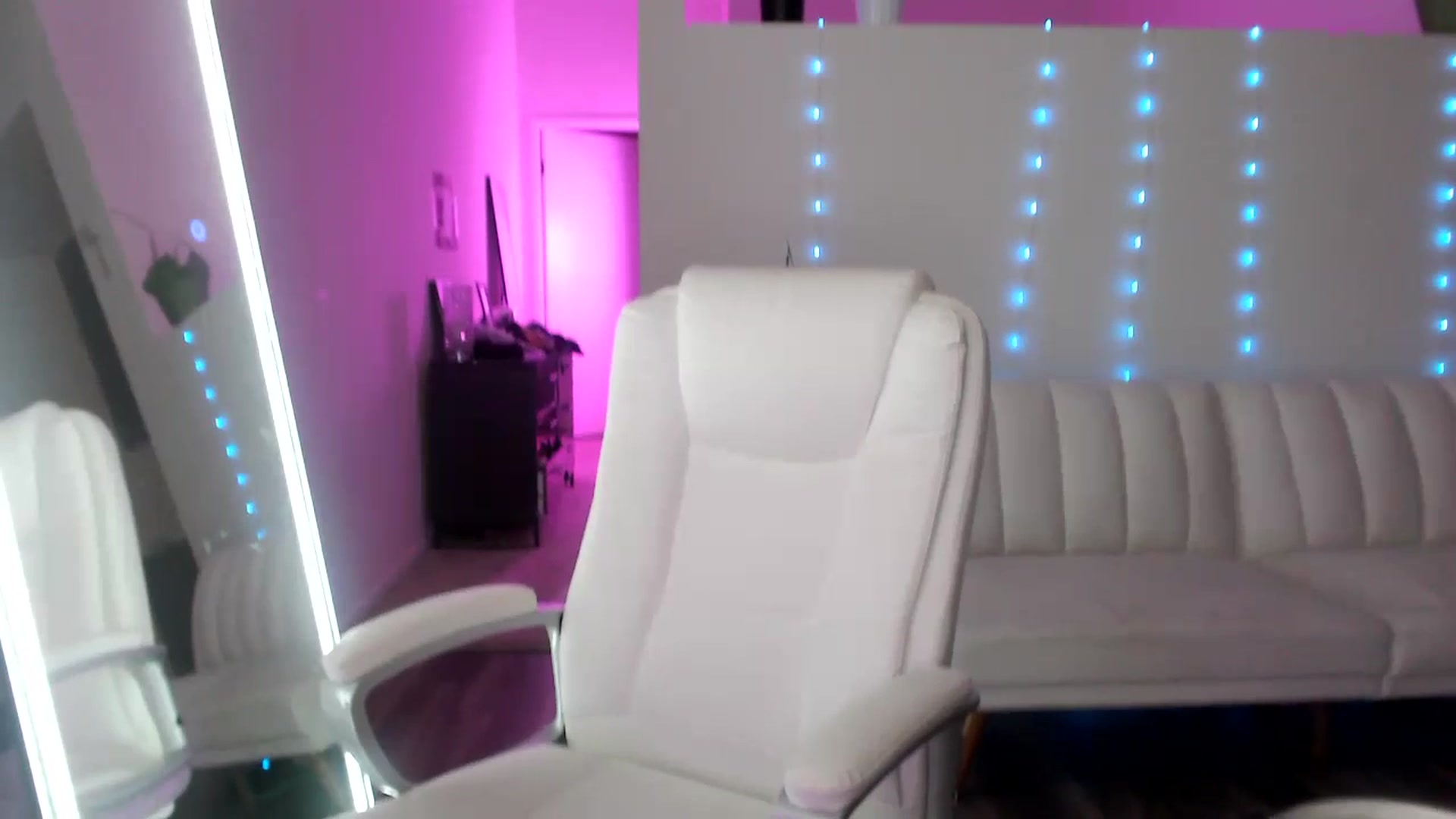 Gallery image thumbnail from AryaBella's myfreecams stream on, 07/01/2023, 06:51 image 2 of 20
