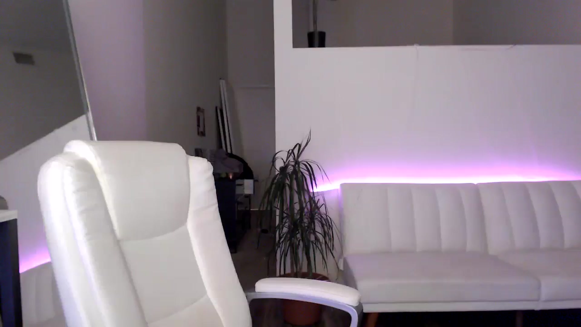 Gallery image thumbnail from AryaBella's myfreecams stream on, 08/03/2023, 03:34 image 2 of 20