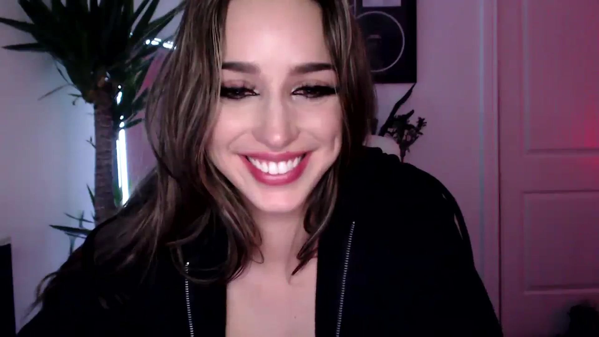 Gallery image thumbnail from AryaBella's myfreecams stream on, 04/01/2024, 08:02 image 8 of 20