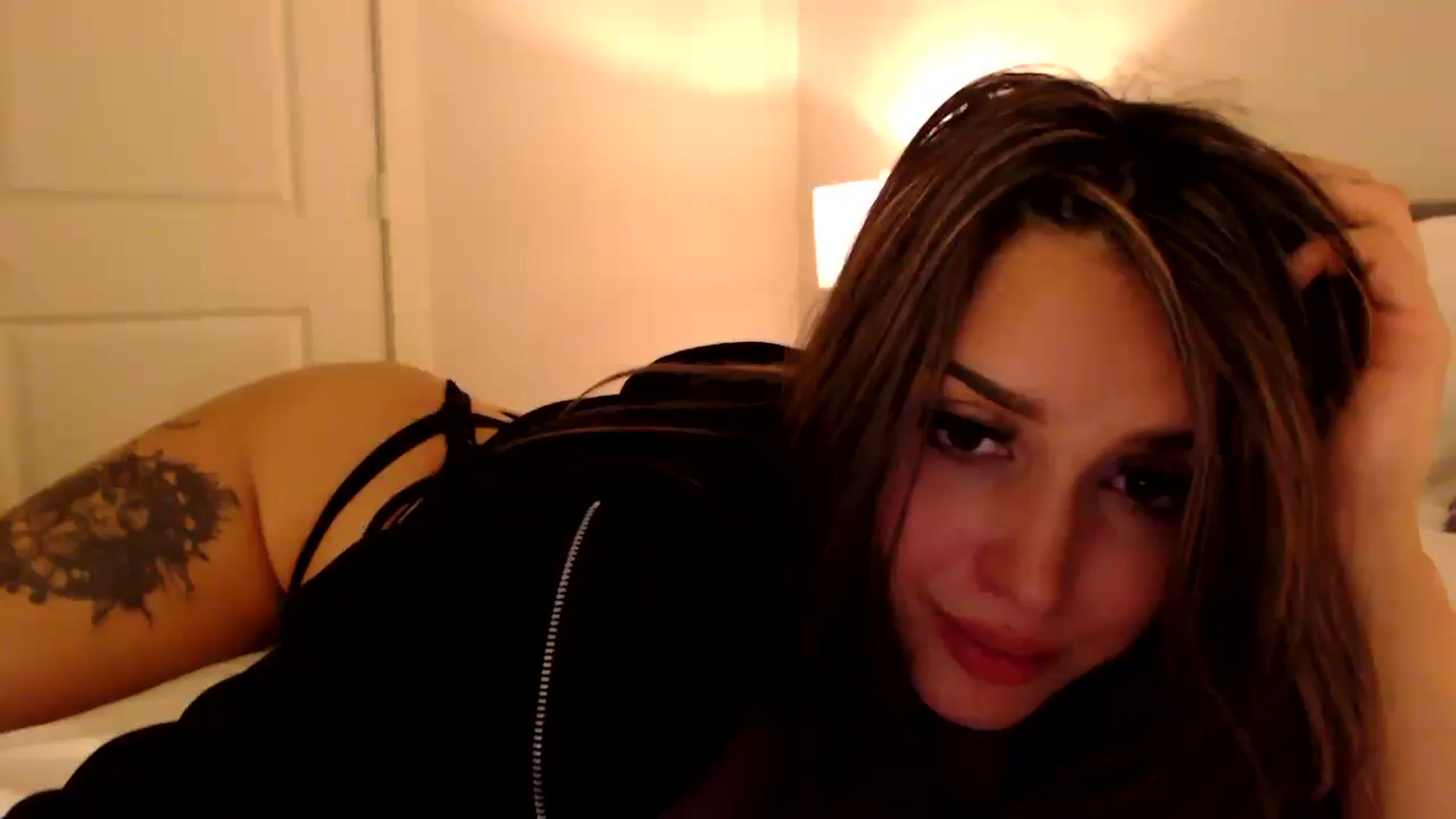 Gallery image thumbnail from AryaBella's myfreecams stream on, 04/09/2024, 06:37 image 1 of 20