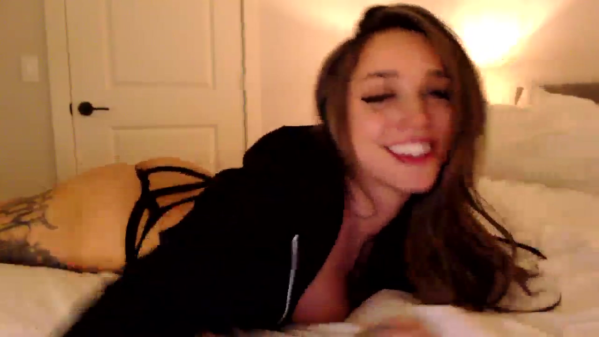 Gallery image thumbnail from AryaBella's myfreecams stream on, 04/09/2024, 06:37 image 3 of 20