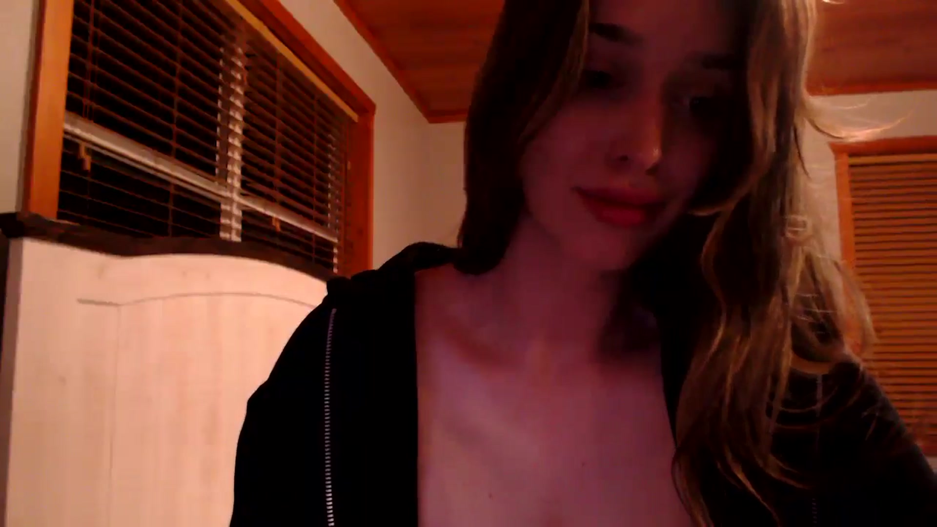 Gallery image thumbnail from AryaBella's myfreecams stream on, 04/16/2024, 08:32 image 14 of 20