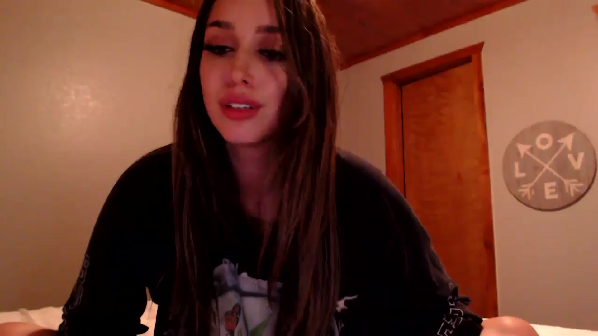 Gallery image thumbnail from AryaBella's myfreecams stream on, 04/21/2024, 07:37 image 6 of 20
