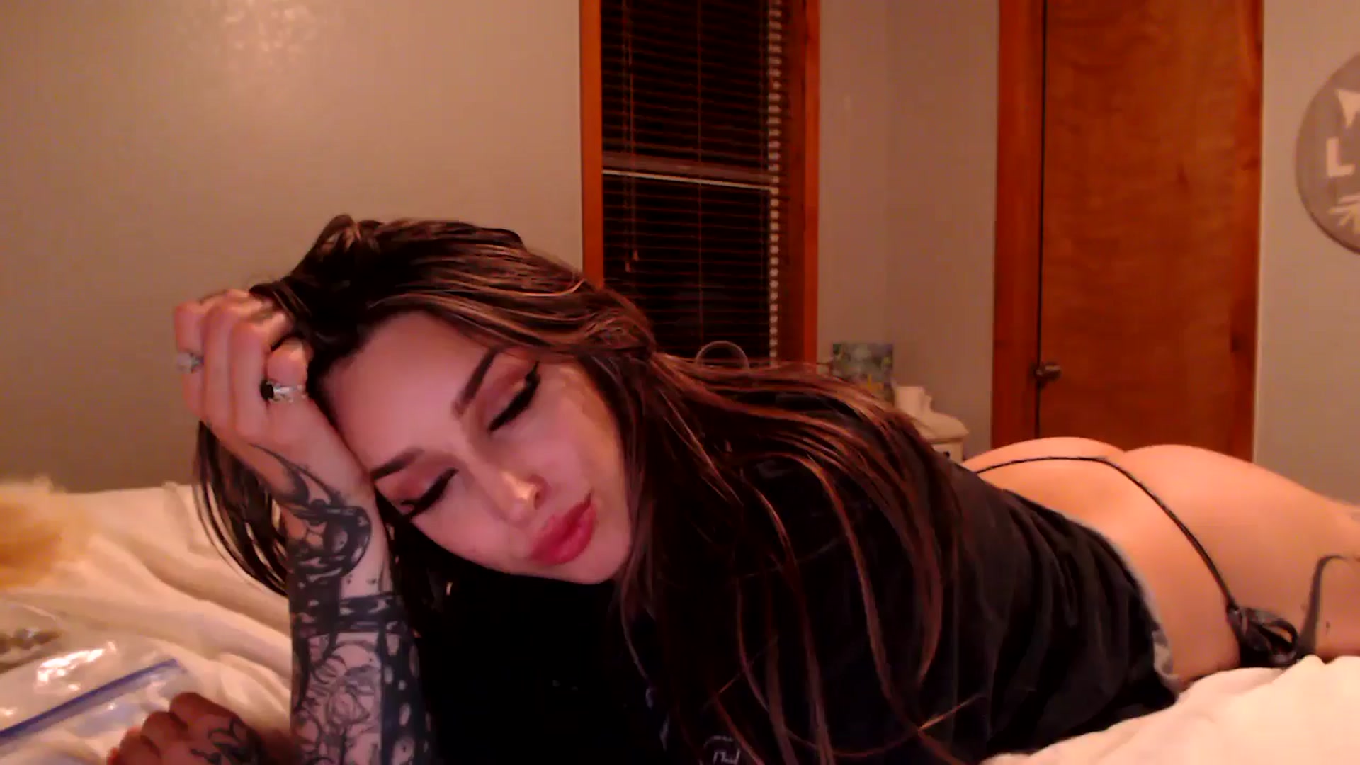 Gallery image thumbnail from AryaBella's myfreecams stream on, 04/21/2024, 07:37 image 12 of 20