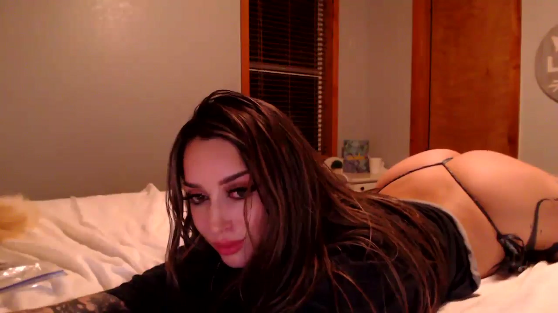 Gallery image thumbnail from AryaBella's myfreecams stream on, 04/21/2024, 07:37 image 11 of 20