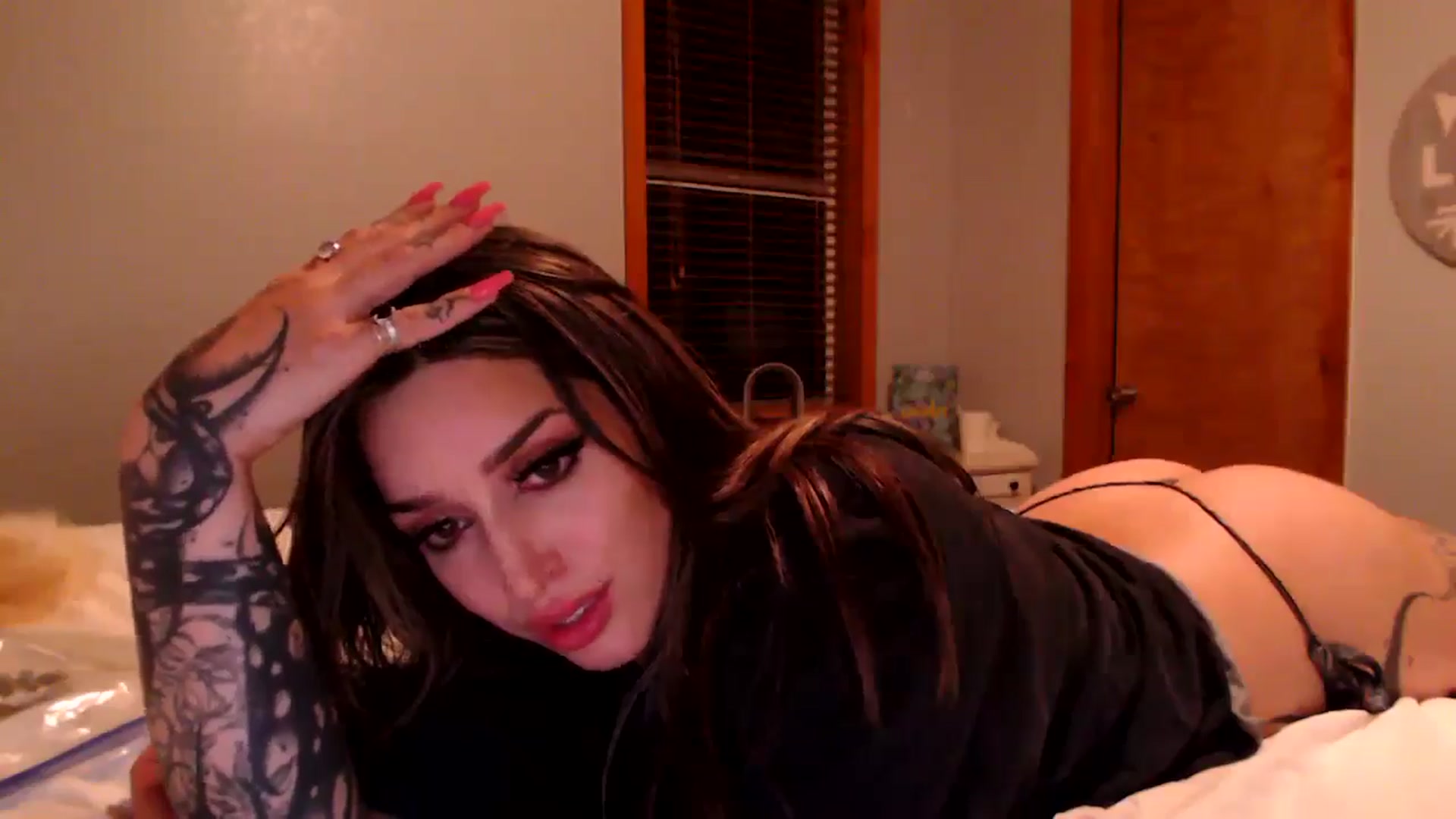 Gallery image thumbnail from AryaBella's myfreecams stream on, 04/21/2024, 07:37 image 13 of 20