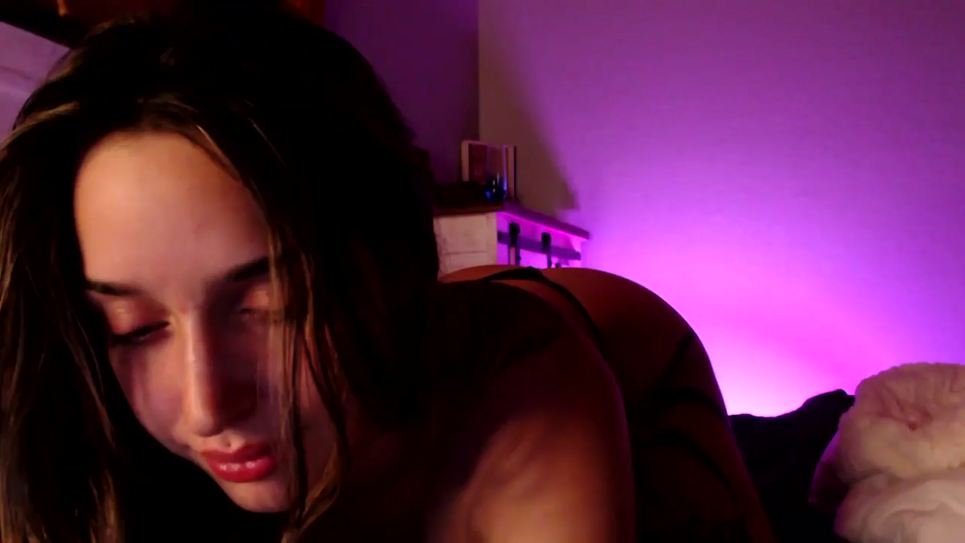 Gallery image thumbnail from AryaBella's myfreecams stream on, 05/05/2024, 08:03 image 10 of 20