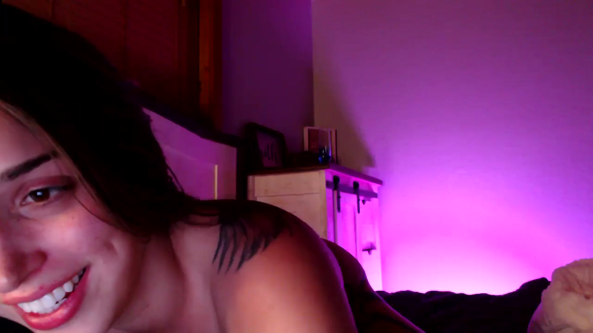 Gallery image thumbnail from AryaBella's myfreecams stream on, 05/05/2024, 08:03 image 9 of 20