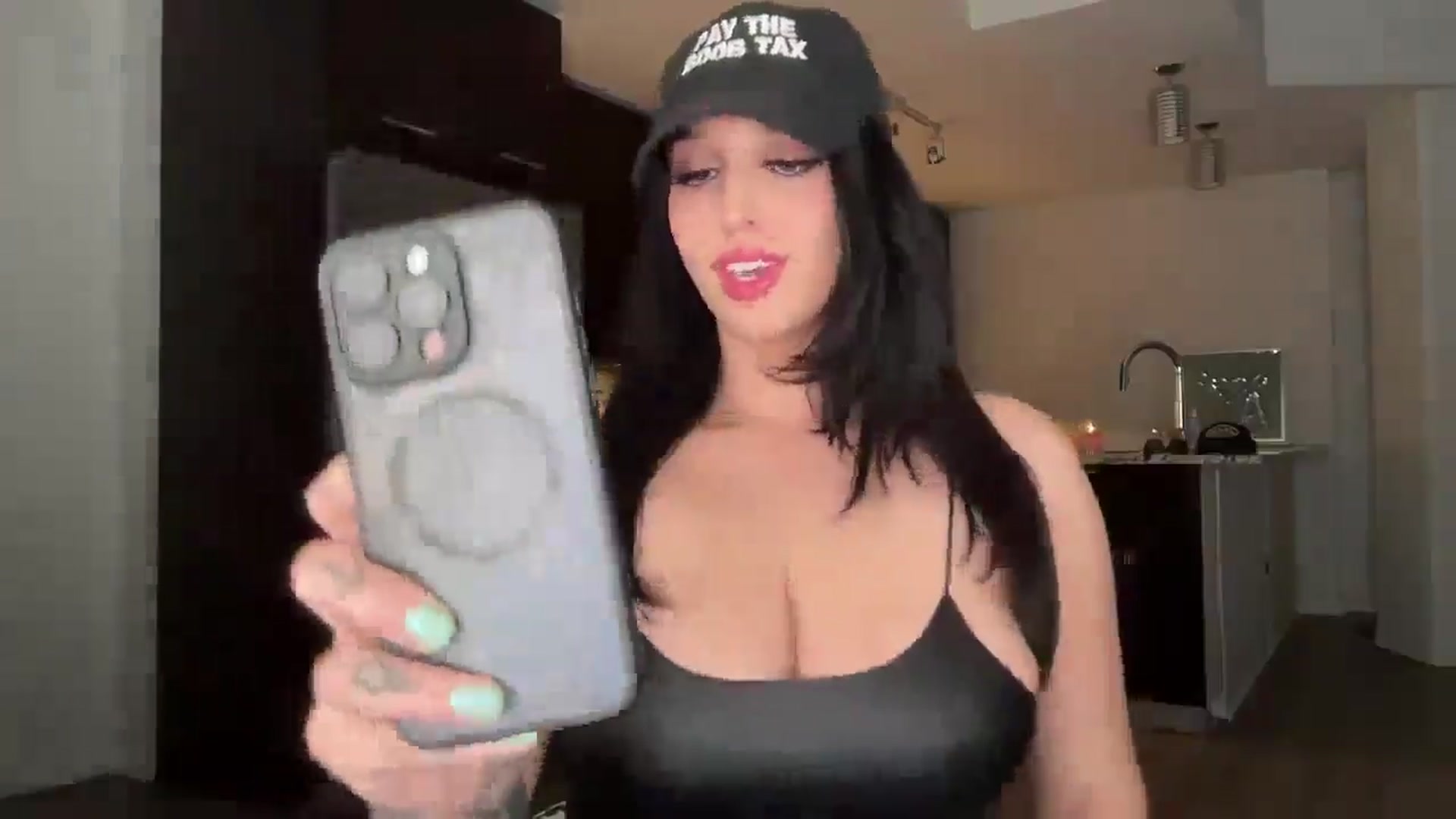 Gallery image thumbnail from AryaBella's myfreecams stream on, 12/03/2024, 24:00 image 20 of 20