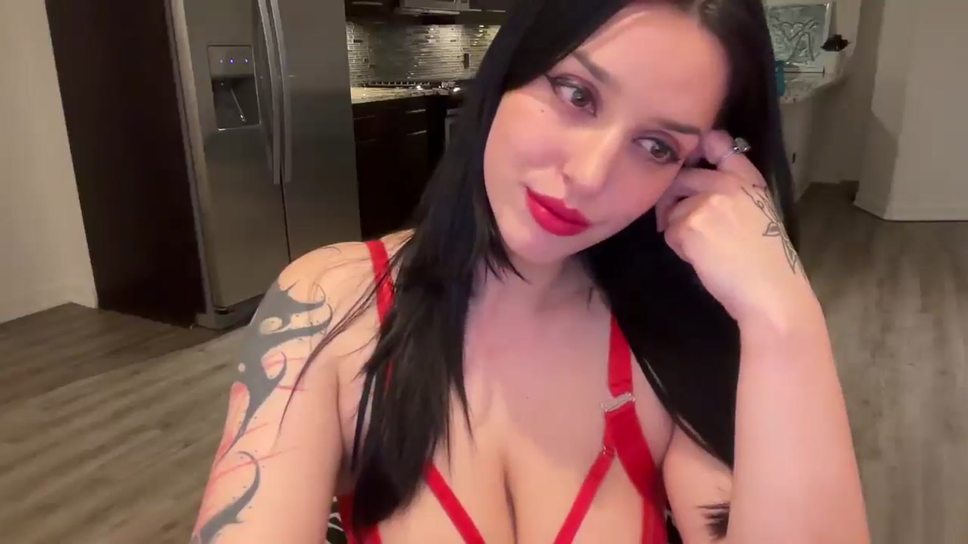 Gallery image thumbnail from AryaBella's myfreecams stream on, 12/05/2024, 06:21 image 14 of 20