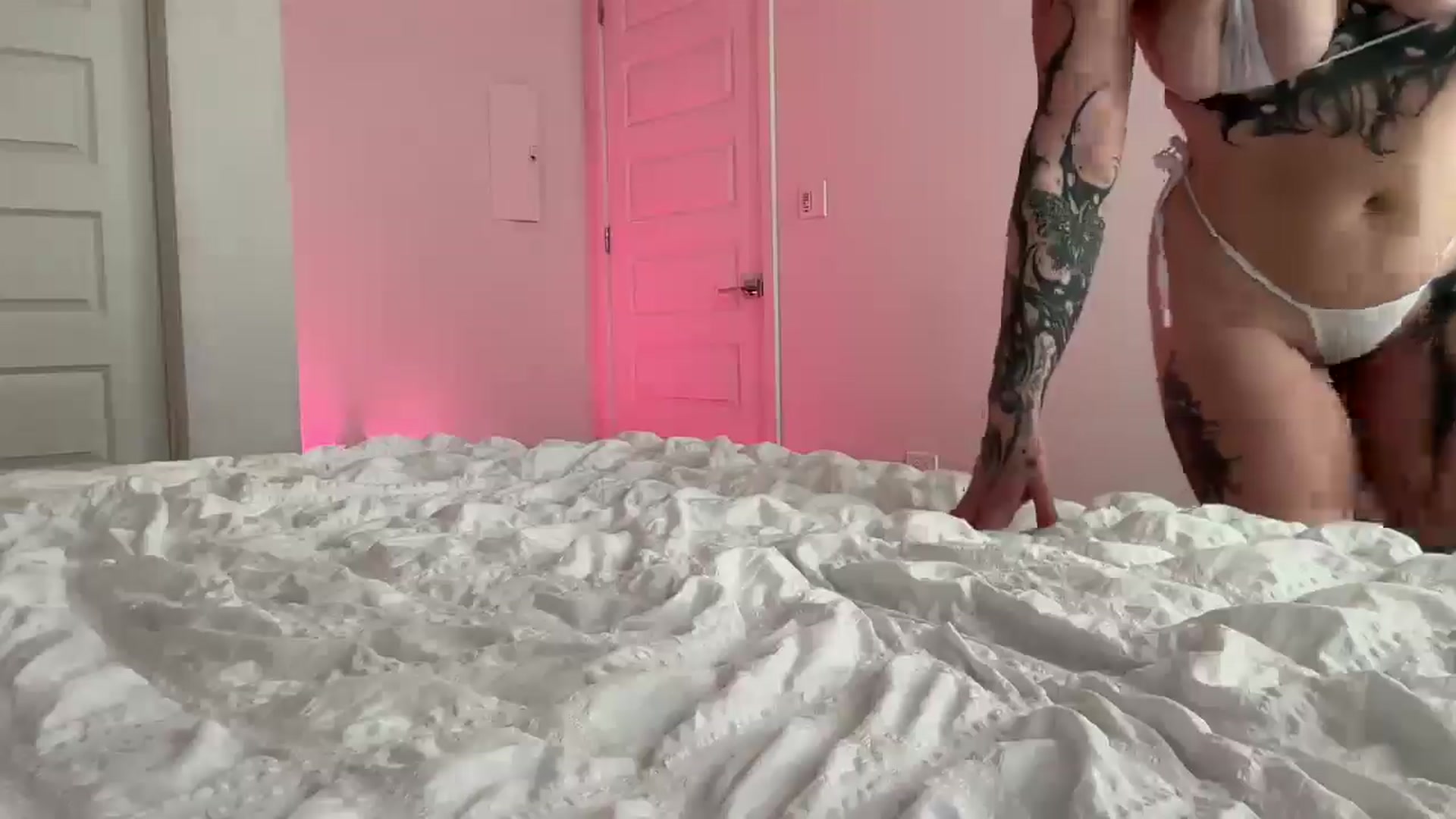 Gallery image thumbnail from AryaBella's myfreecams stream on, 06/01/2025, 01:27 image 6 of 20