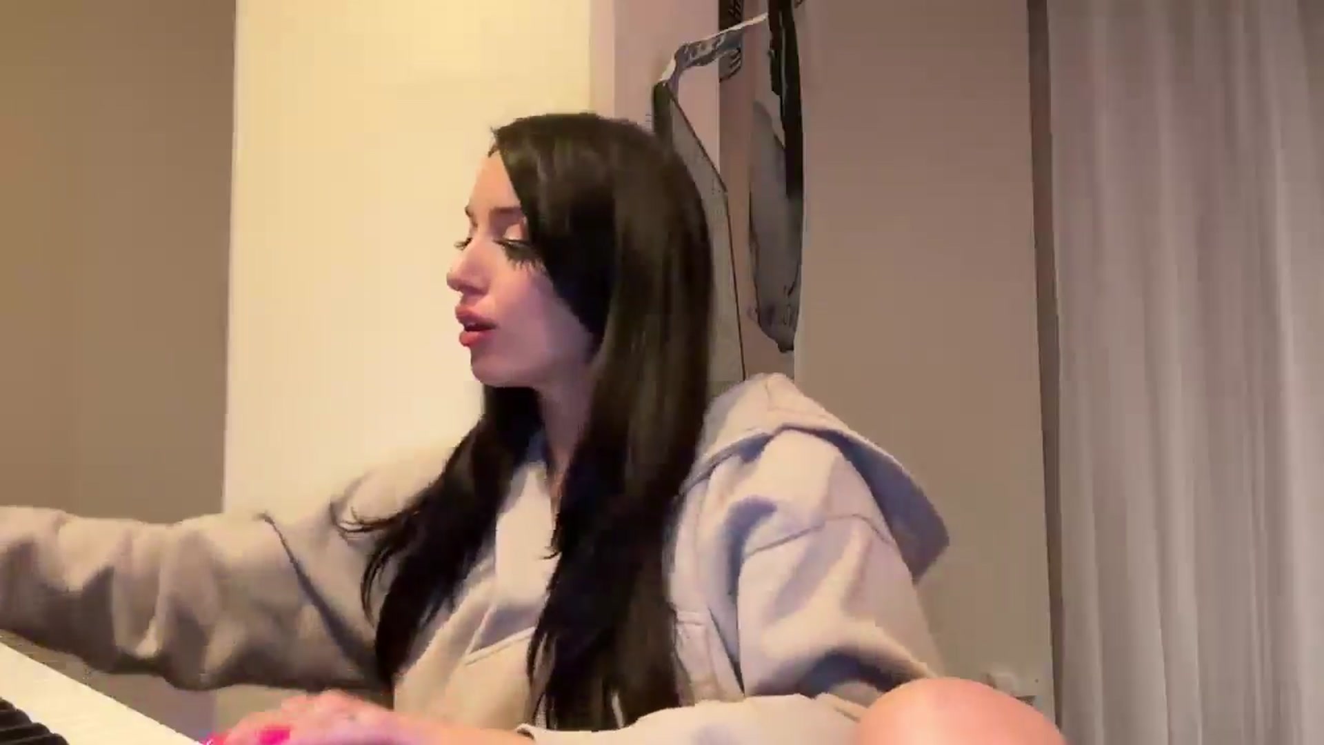 Gallery image thumbnail from AryaBella's myfreecams stream on, 06/01/2025, 04:36 image 3 of 20
