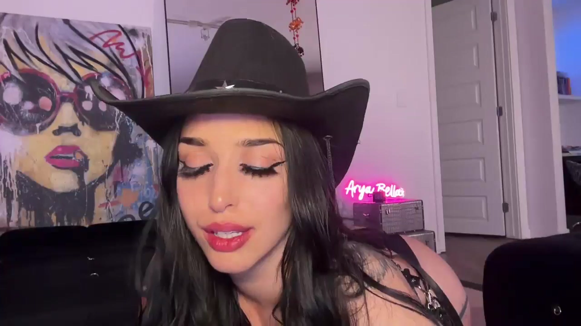 Gallery image thumbnail from AryaBella's myfreecams stream on, 10/23/2025, 06:08 image 9 of 20