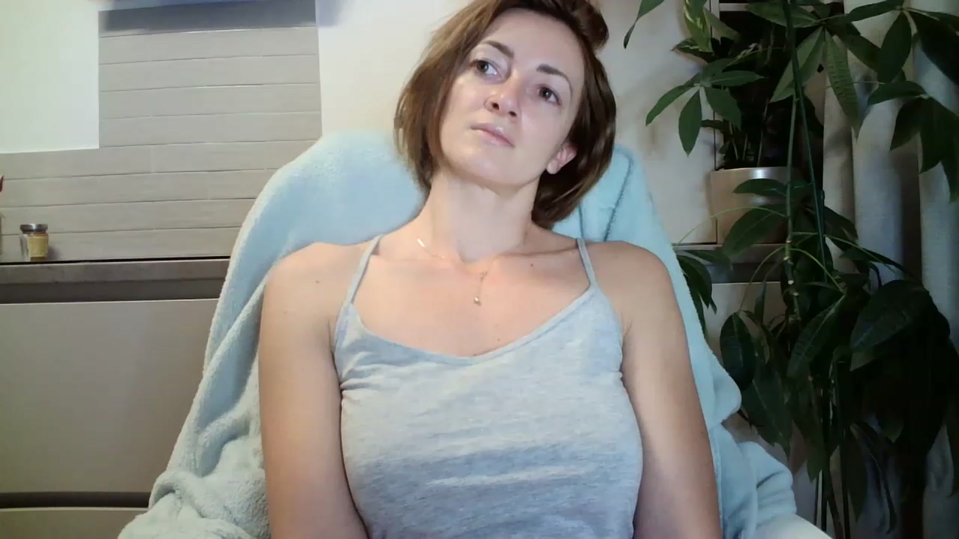 Gallery image thumbnail from AryaS's myfreecams stream on, 12/01/2022, 18:20 image 1 of 20