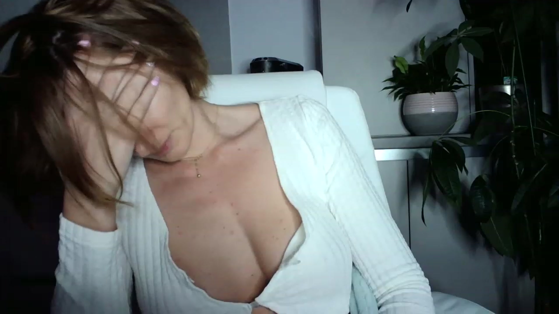 Gallery image thumbnail from AryaS's myfreecams stream on, 12/03/2022, 18:01 image 20 of 20