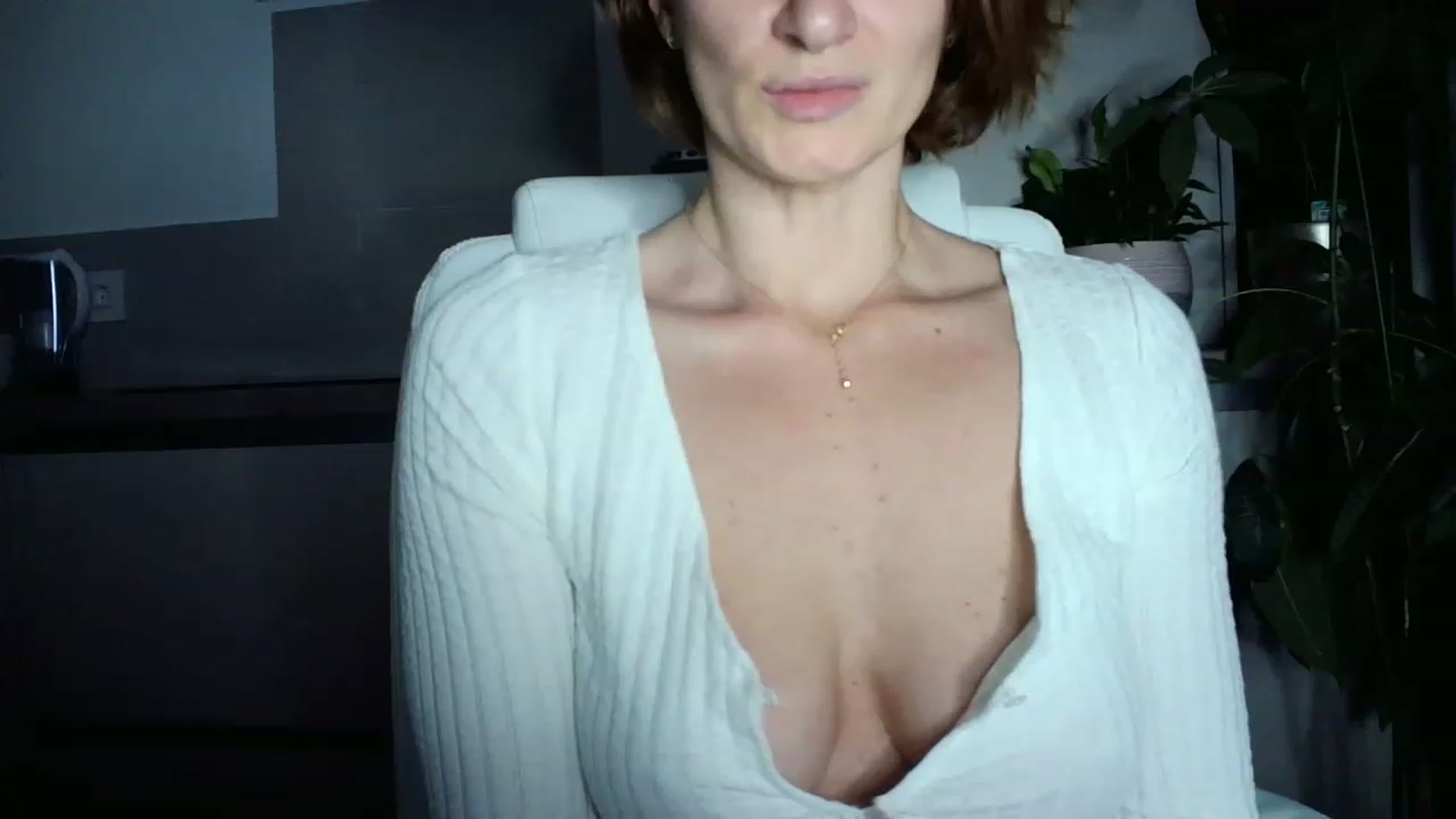 Gallery image thumbnail from AryaS's myfreecams stream on, 12/03/2022, 18:01 image 17 of 20