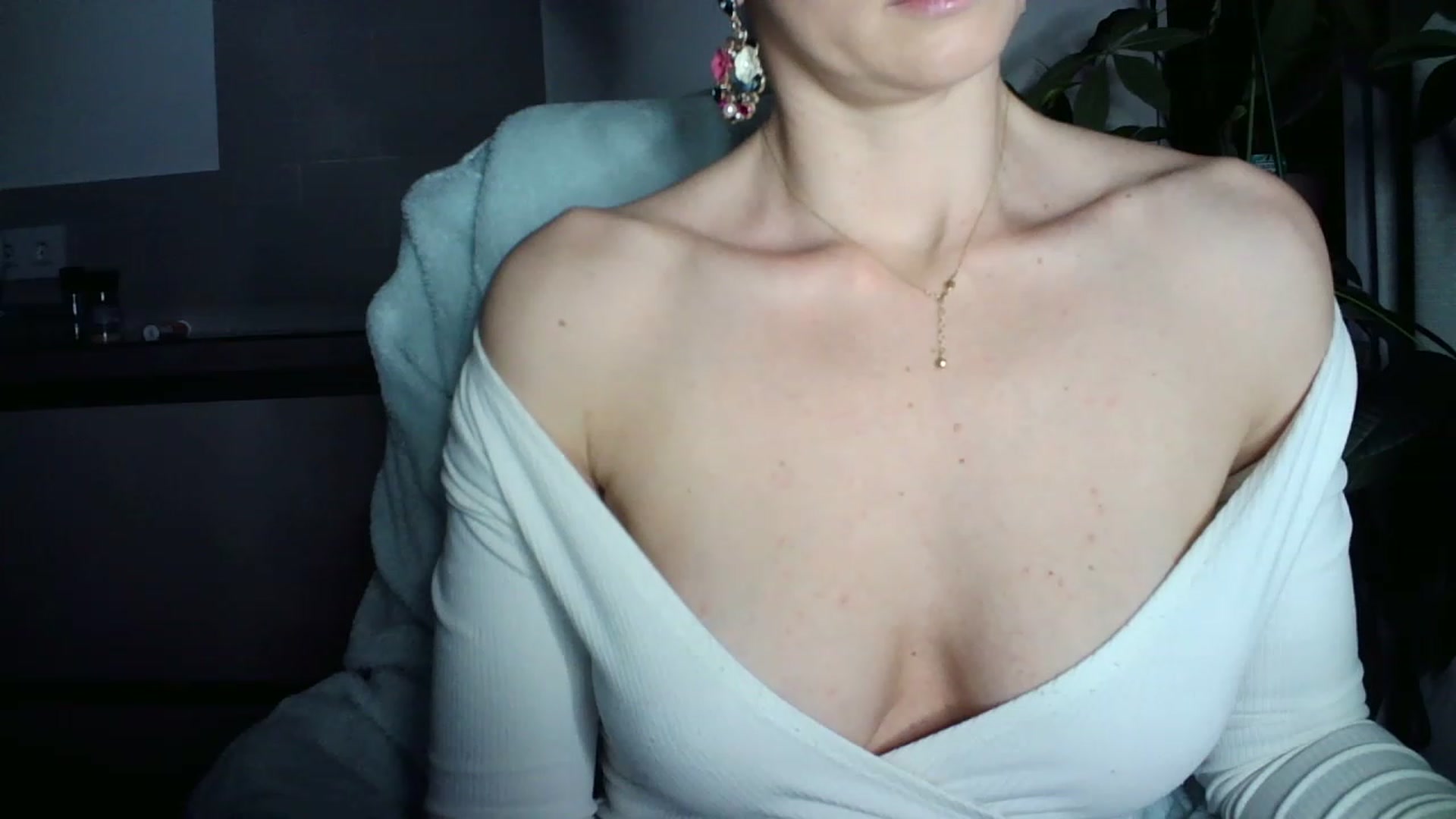 Gallery image thumbnail from AryaS's myfreecams stream on, 12/08/2022, 16:59 image 10 of 20