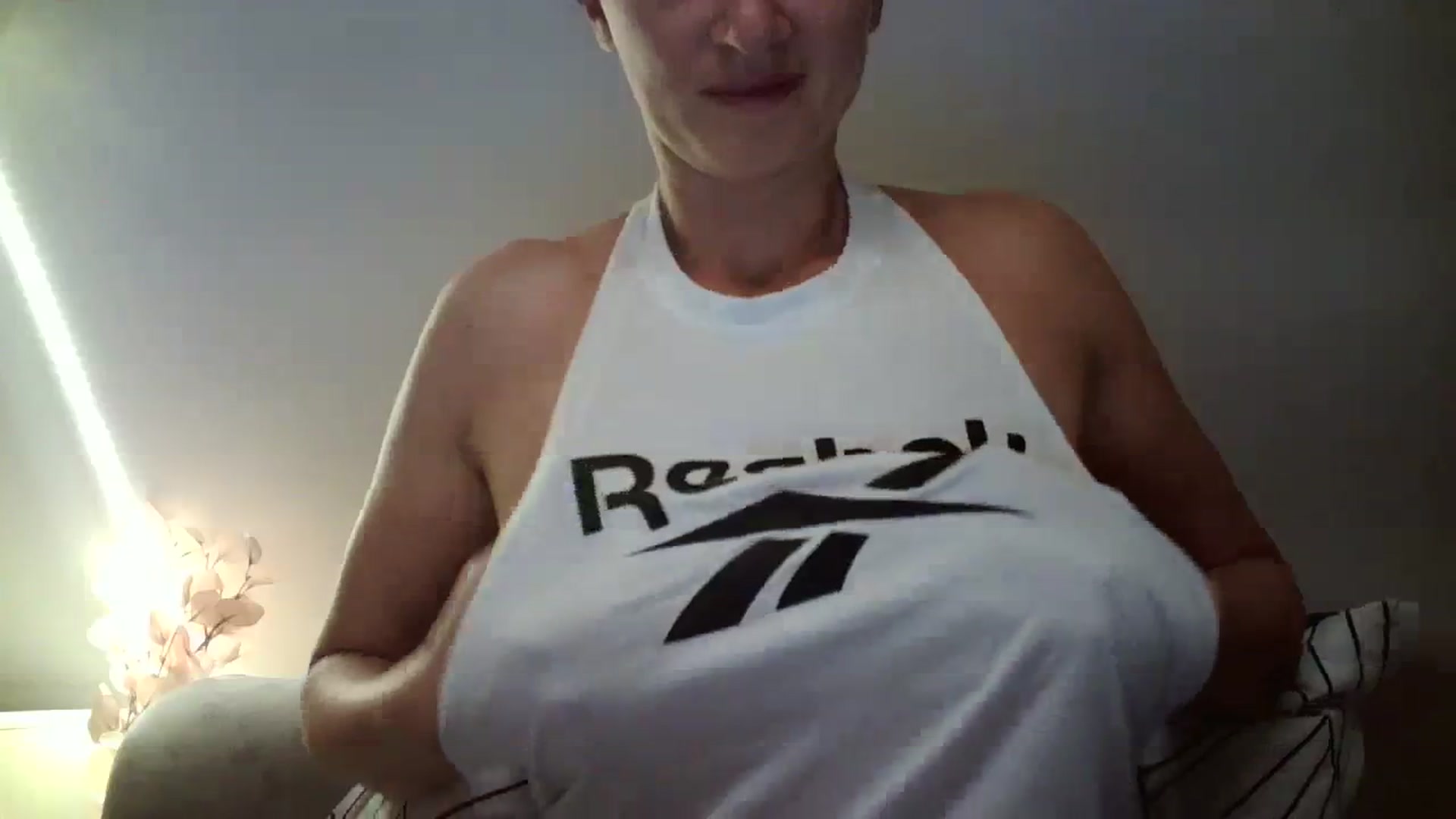 Gallery image thumbnail from AryaS's myfreecams stream on, 10/21/2023, 17:14 image 18 of 20