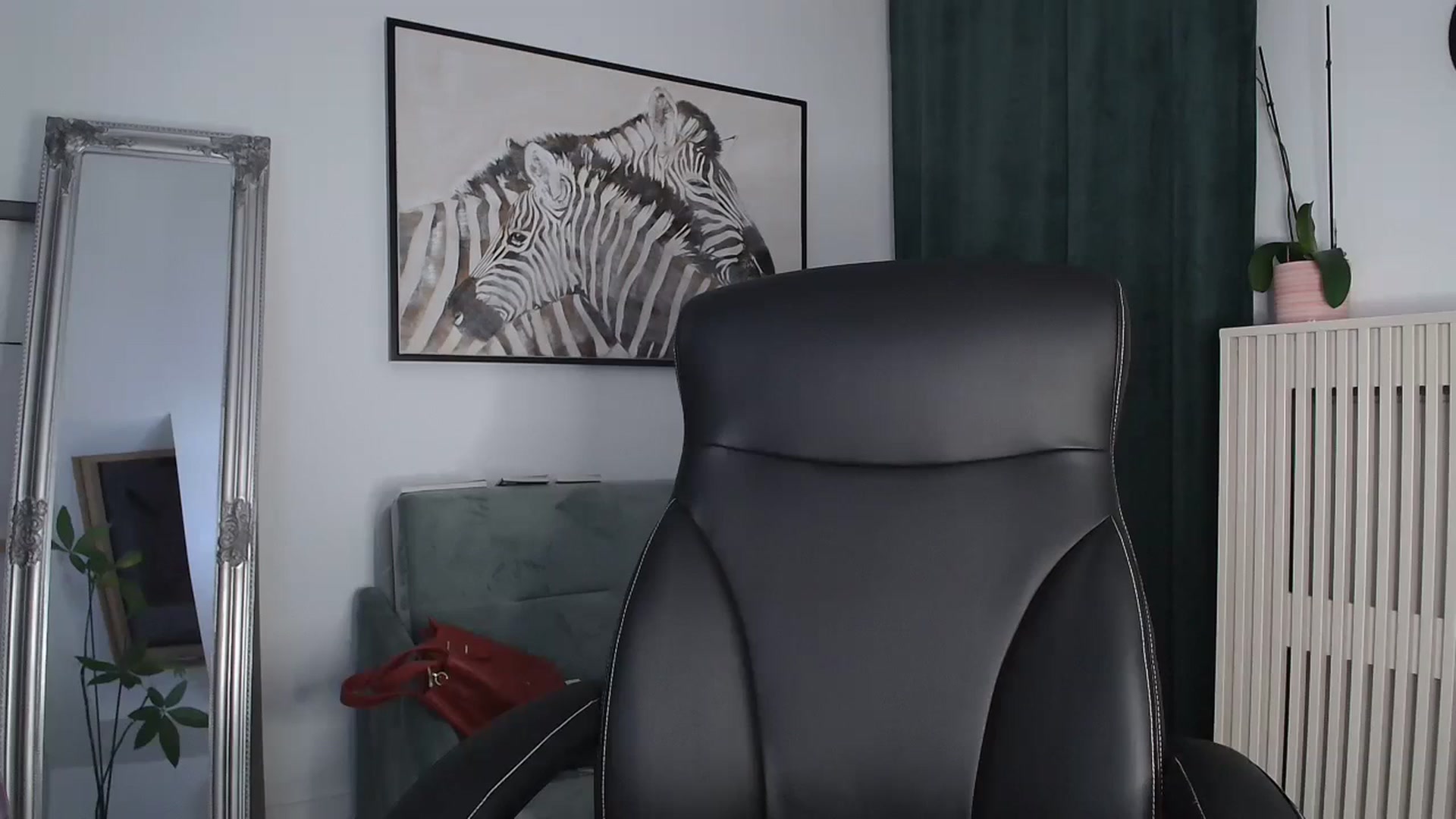 Gallery image thumbnail from AryaS's myfreecams stream on, 12/07/2023, 19:25 image 10 of 20