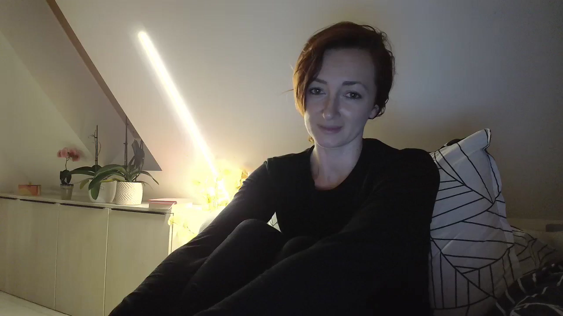 Gallery image thumbnail from AryaS's myfreecams stream on, 01/11/2024, 18:26 image 4 of 20