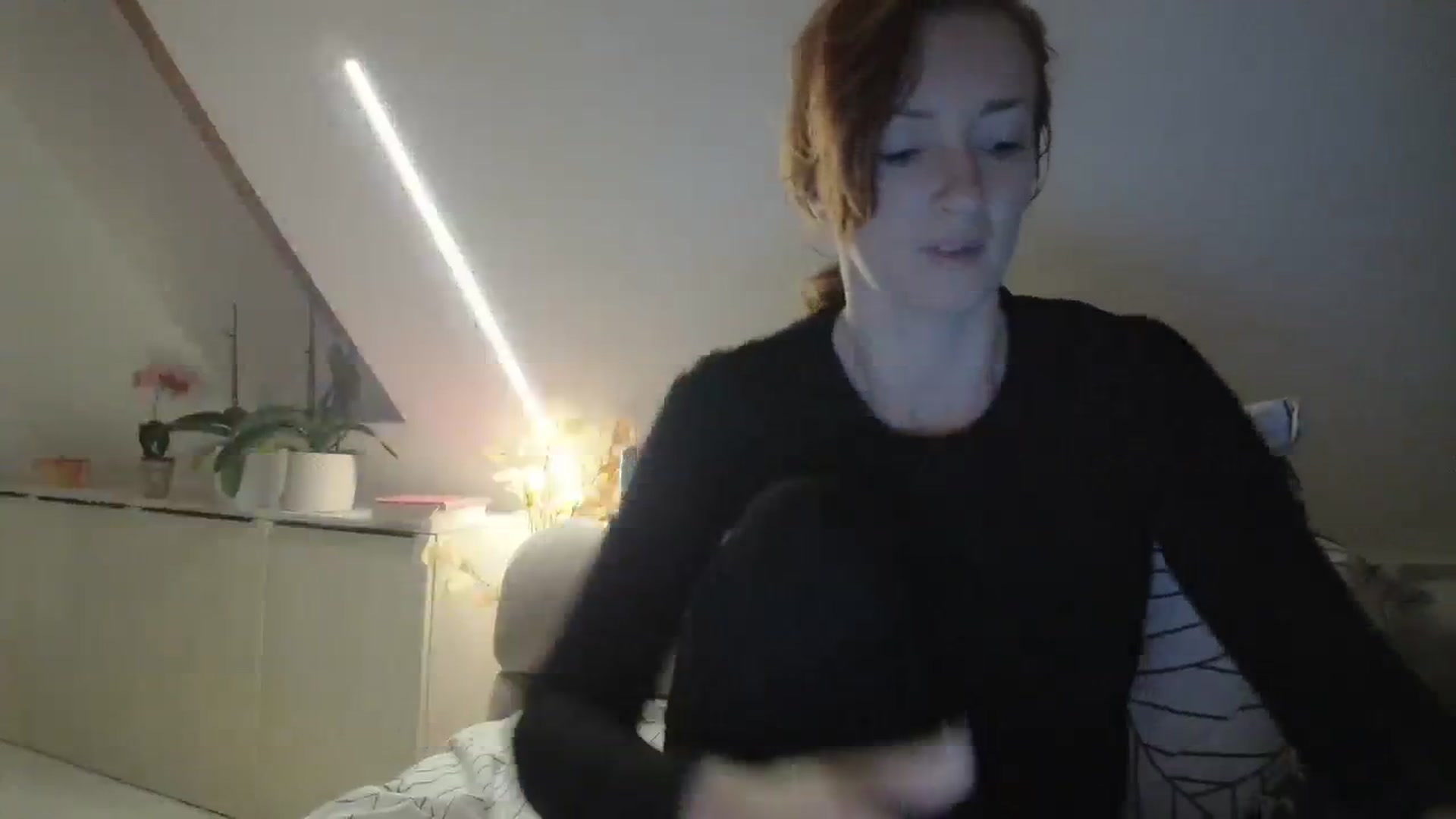 Gallery image thumbnail from AryaS's myfreecams stream on, 01/11/2024, 18:26 image 6 of 20