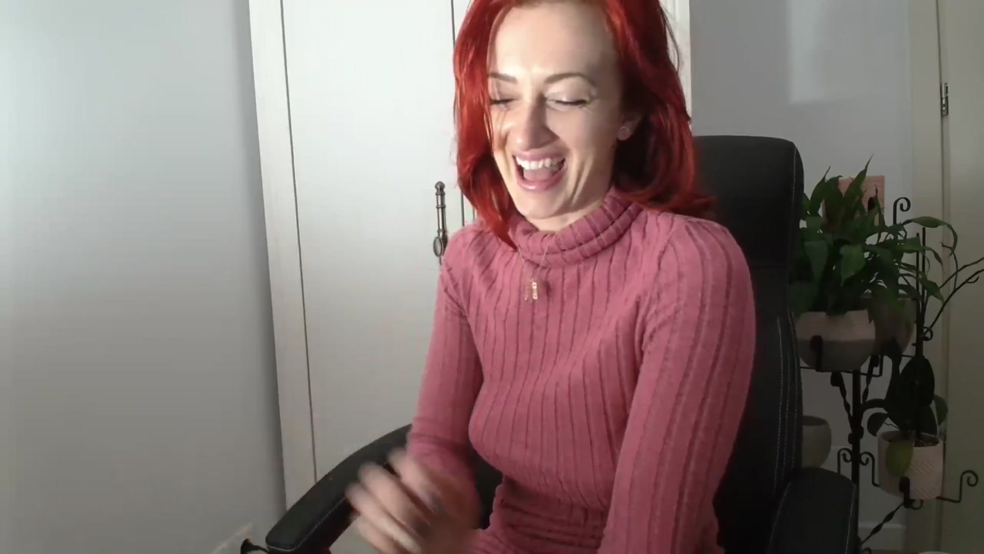 Gallery image thumbnail from AryaS's myfreecams stream on, 03/11/2024, 20:36 image 18 of 20
