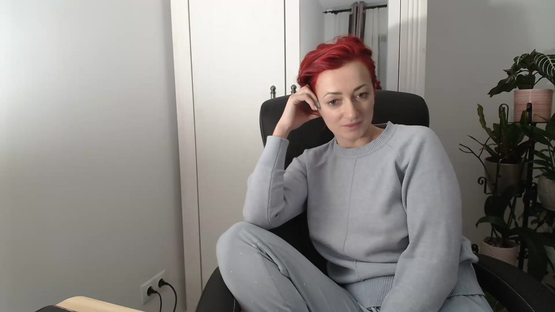Gallery image thumbnail from AryaS's myfreecams stream on, 03/25/2024, 20:32 image 6 of 20