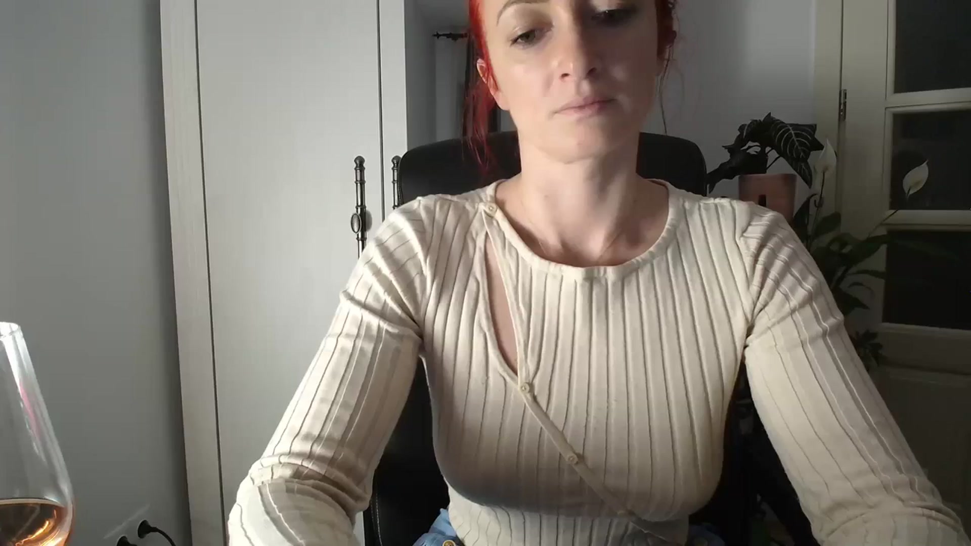 Gallery image thumbnail from AryaS's myfreecams stream on, 03/27/2024, 19:31 image 7 of 20