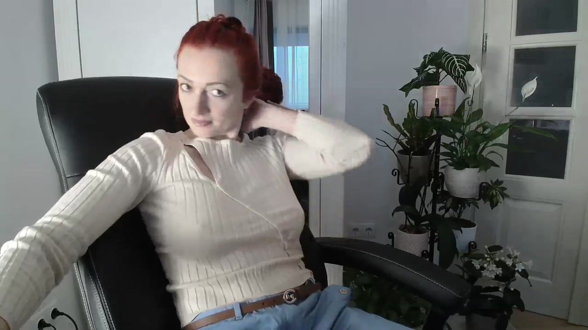 Gallery image thumbnail from AryaS's myfreecams stream on, 03/27/2024, 19:31 image 2 of 20