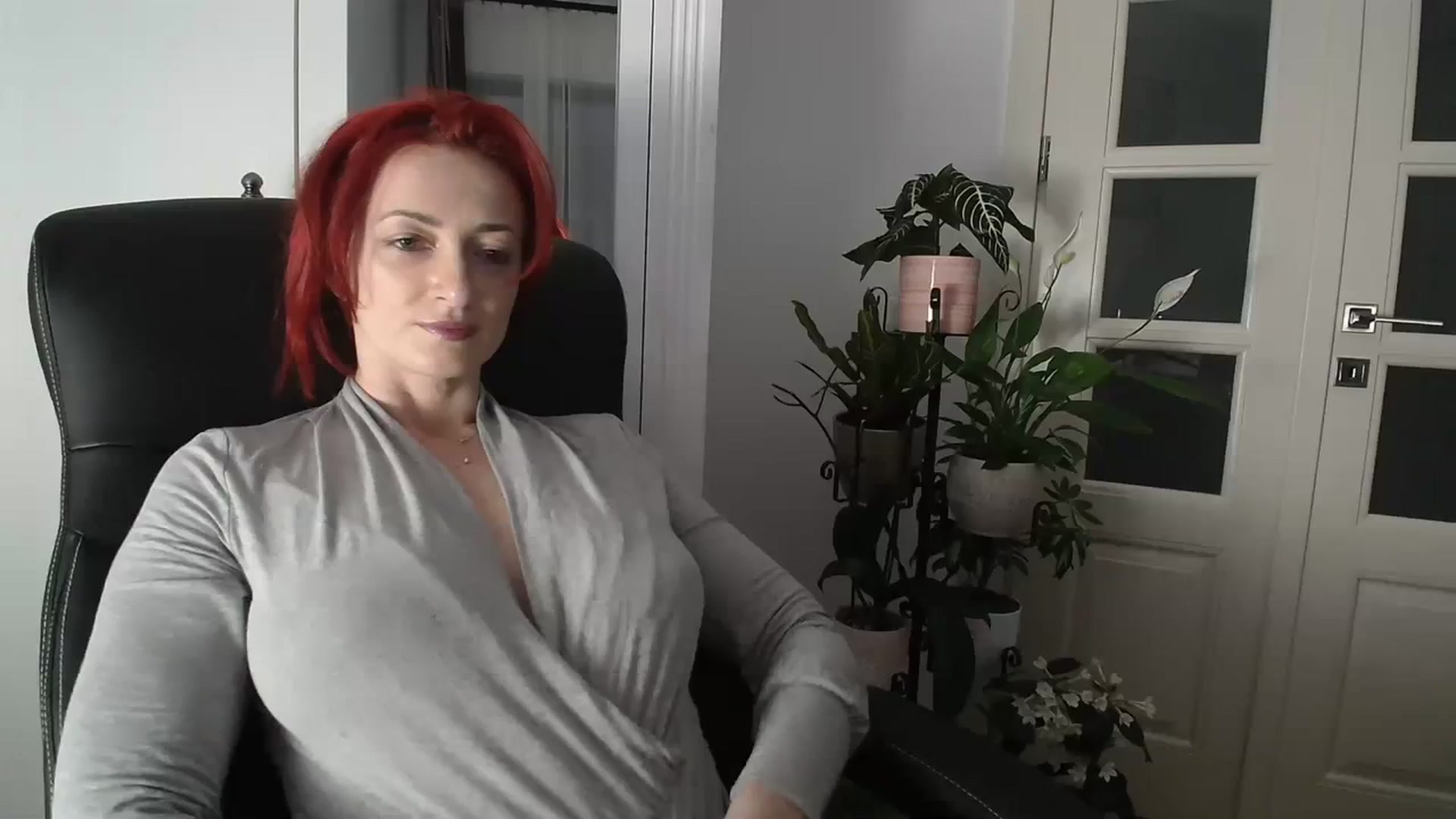 Gallery image thumbnail from AryaS's myfreecams stream on, 04/03/2024, 18:29 image 8 of 20