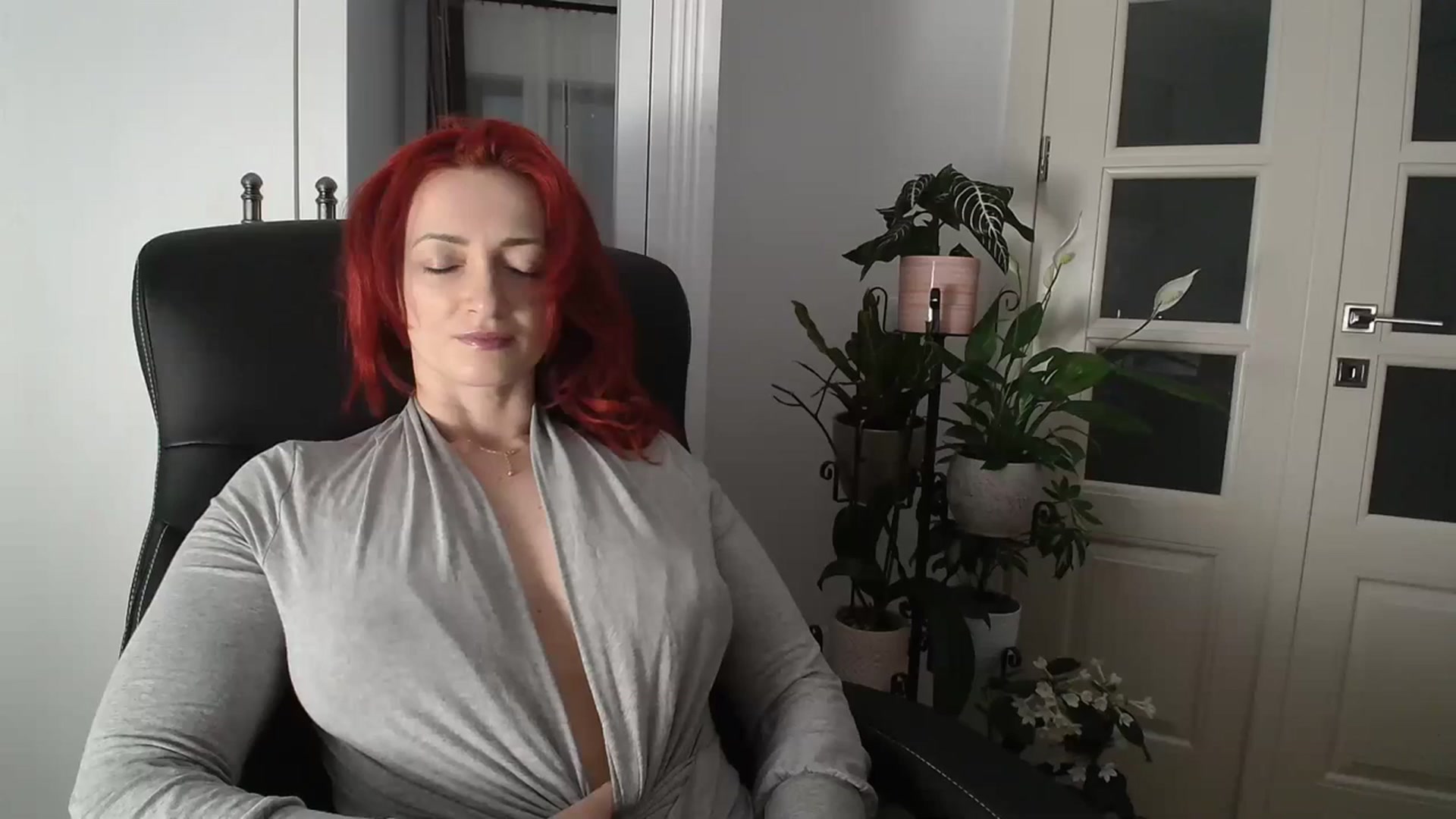 Gallery image thumbnail from AryaS's myfreecams stream on, 04/03/2024, 18:29 image 9 of 20