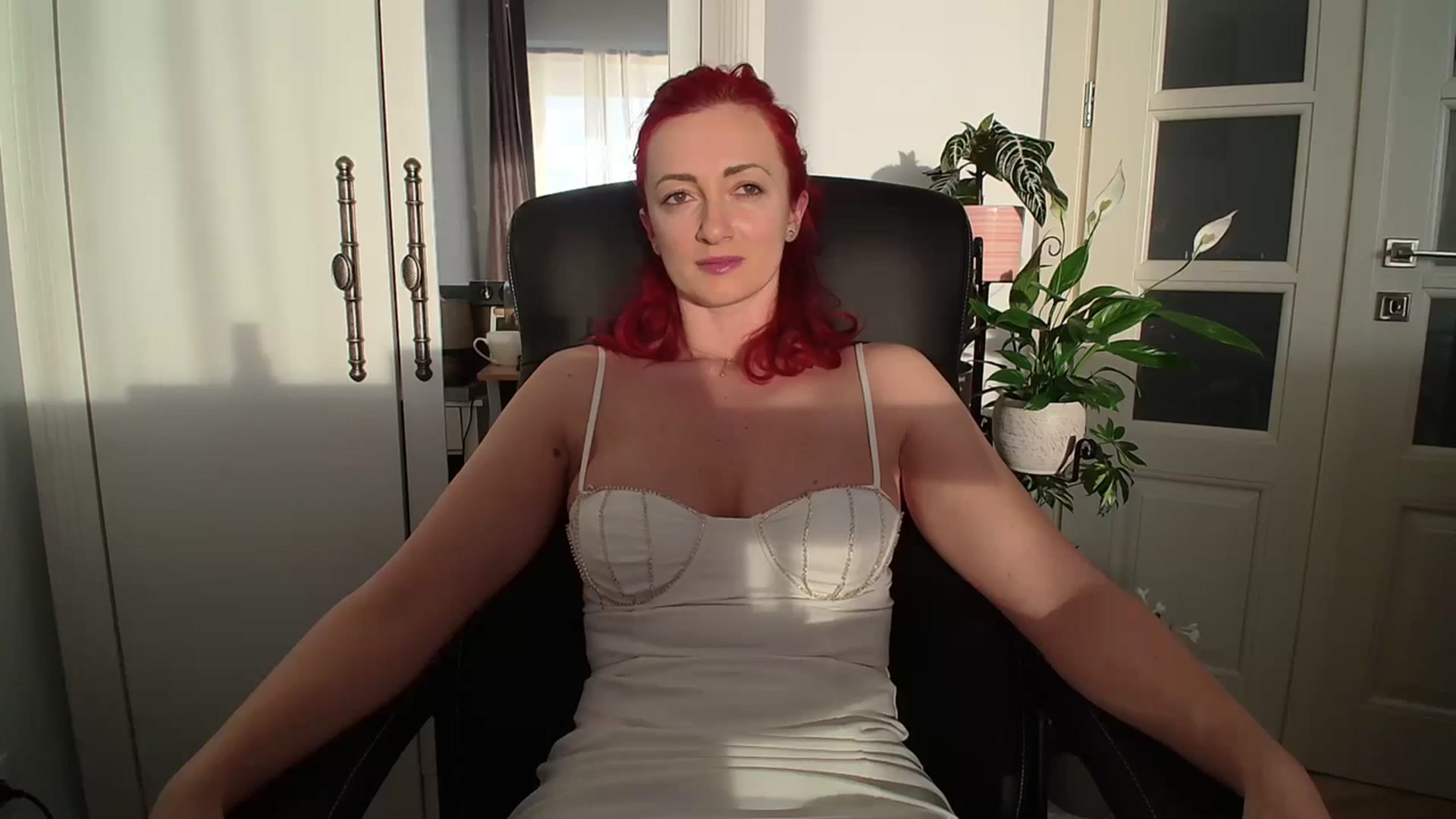 Gallery image thumbnail from AryaS's myfreecams stream on, 04/05/2024, 17:07 image 8 of 20