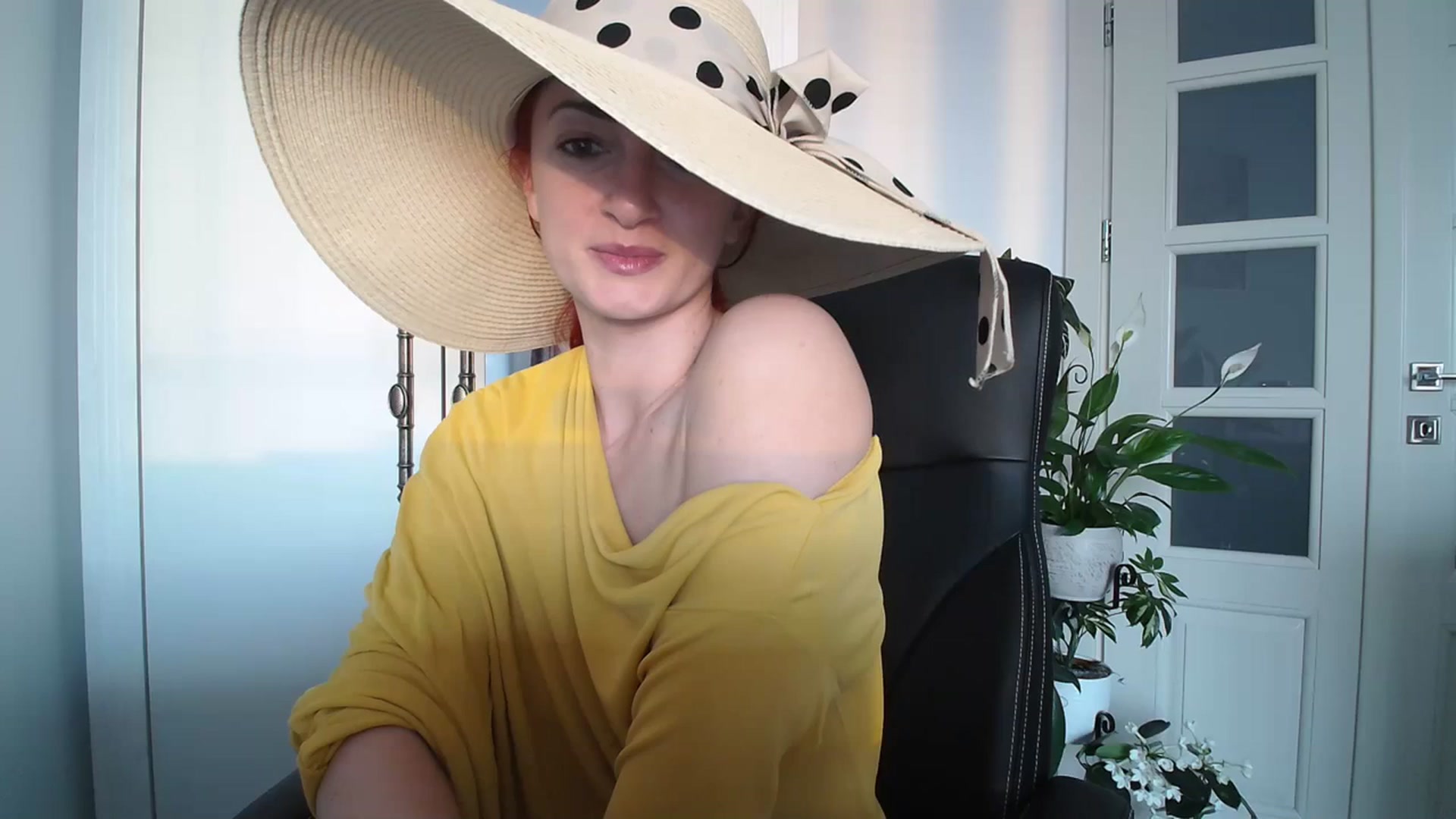 Gallery image thumbnail from AryaS's myfreecams stream on, 04/07/2024, 17:34 image 8 of 20