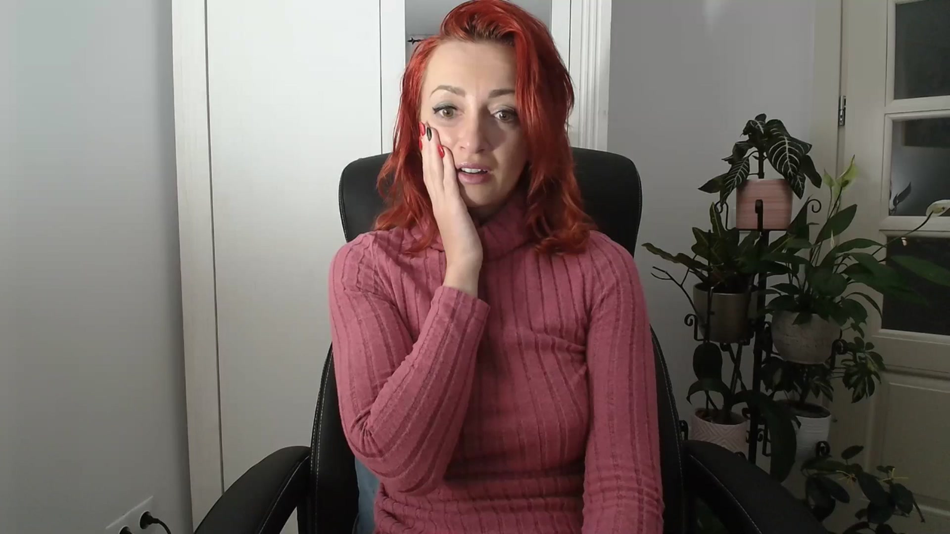 Gallery image thumbnail from AryaS's myfreecams stream on, 04/22/2024, 19:47 image 9 of 20